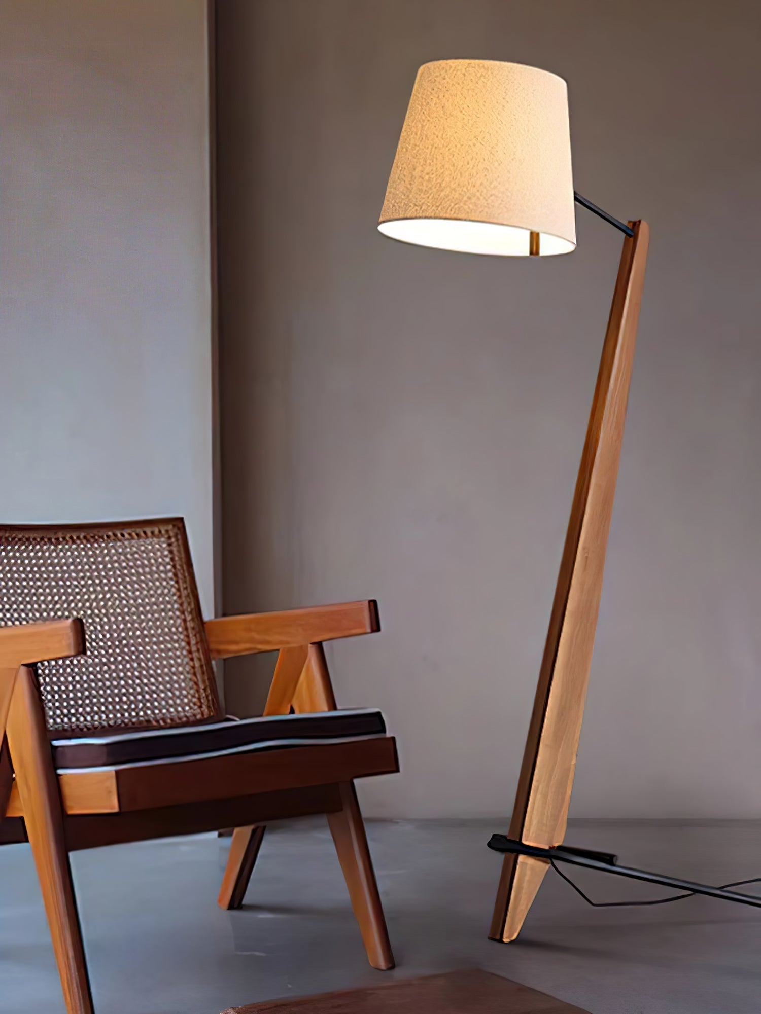 Vyran Wood Fabric Floor Lamp-Neutral Decor