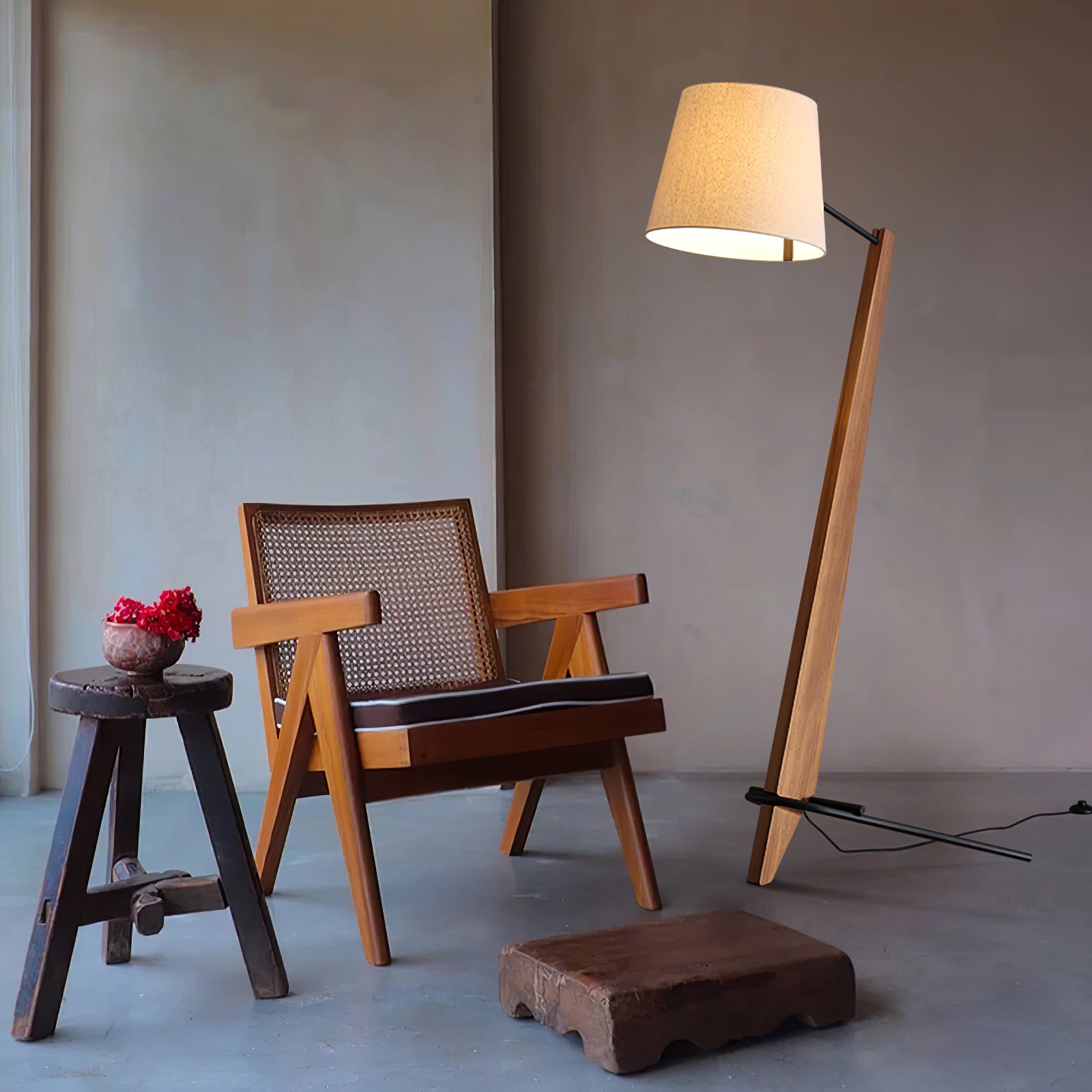 Vyran Wood Fabric Floor Lamp-Neutral Decor
