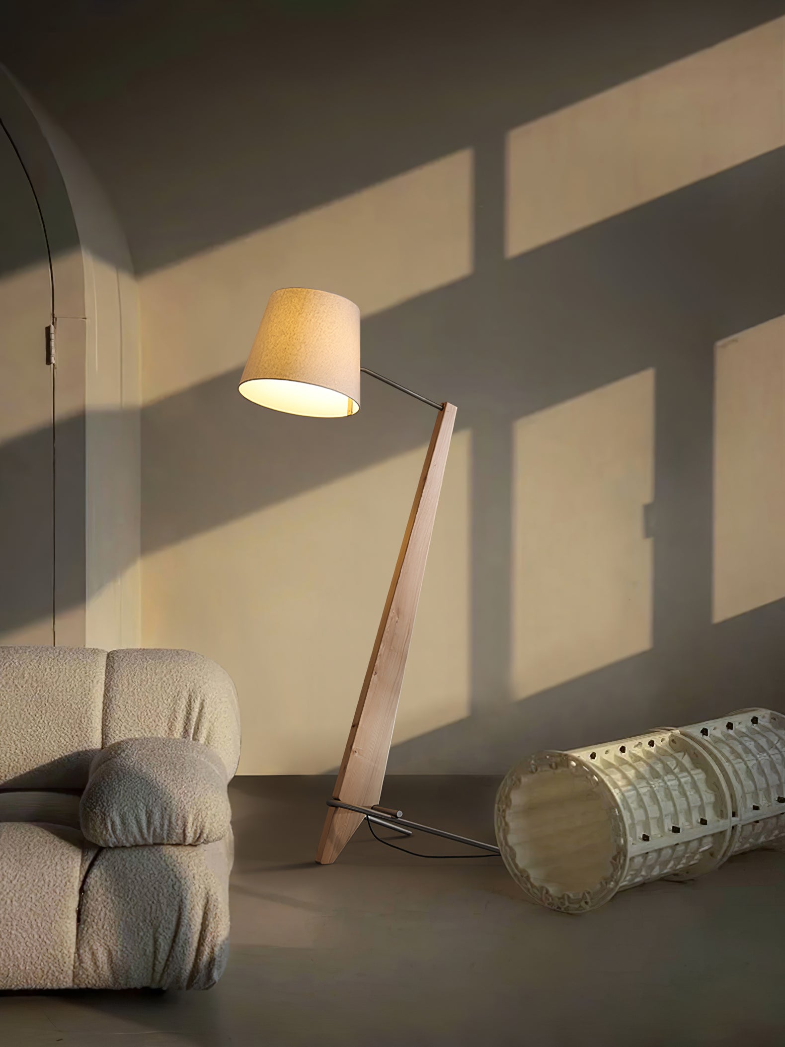 Vyran Wood Fabric Floor Lamp-Neutral Decor