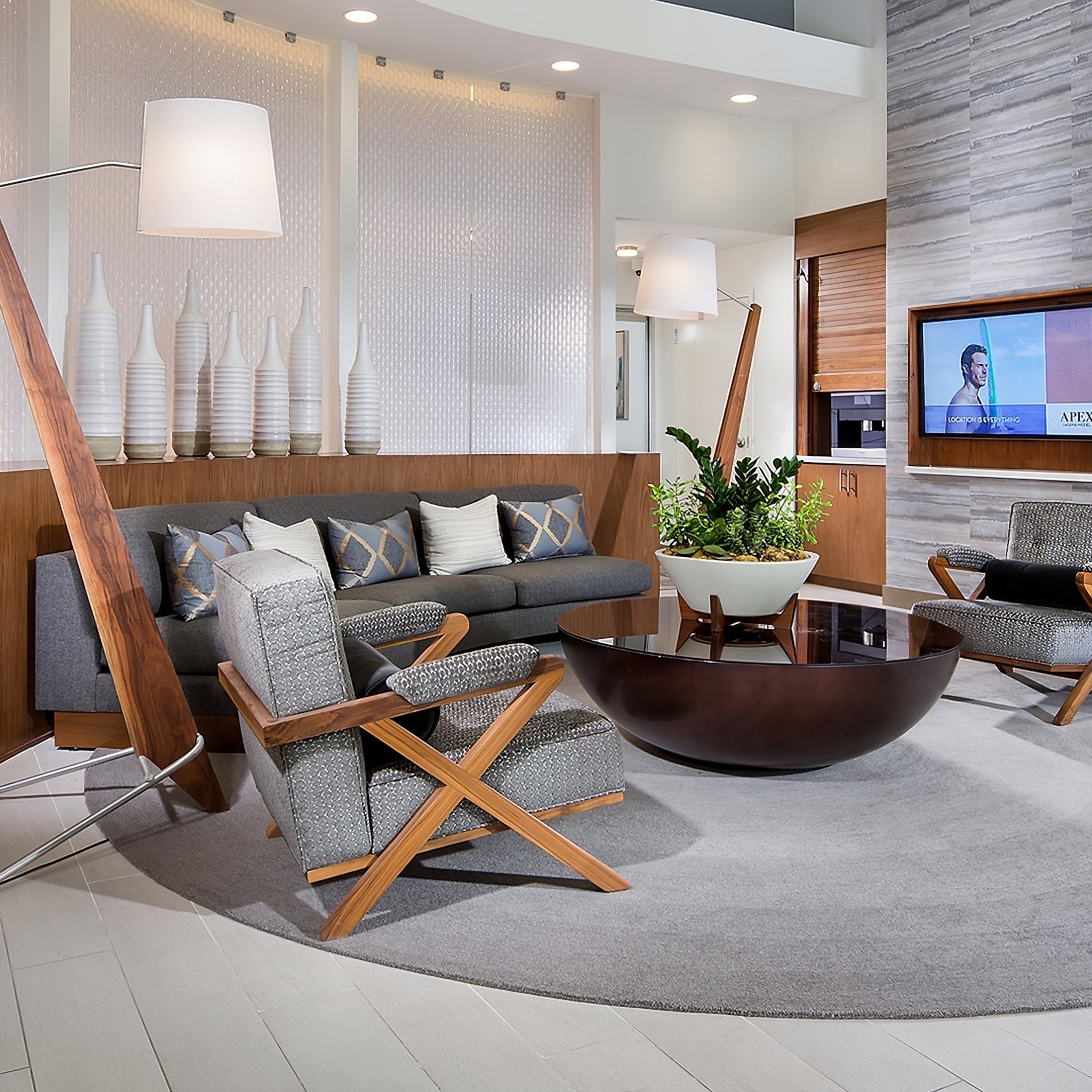 Vyran Wood Fabric Floor Lamp-Neutral Decor
