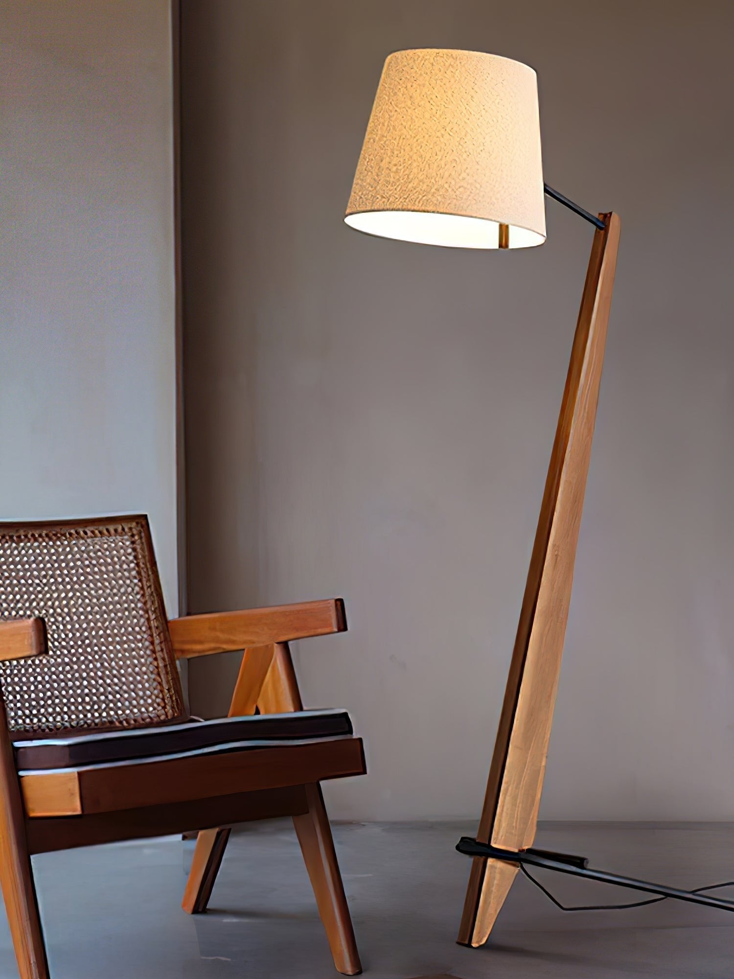 Vyran Wood Fabric Floor Lamp-Neutral Decor