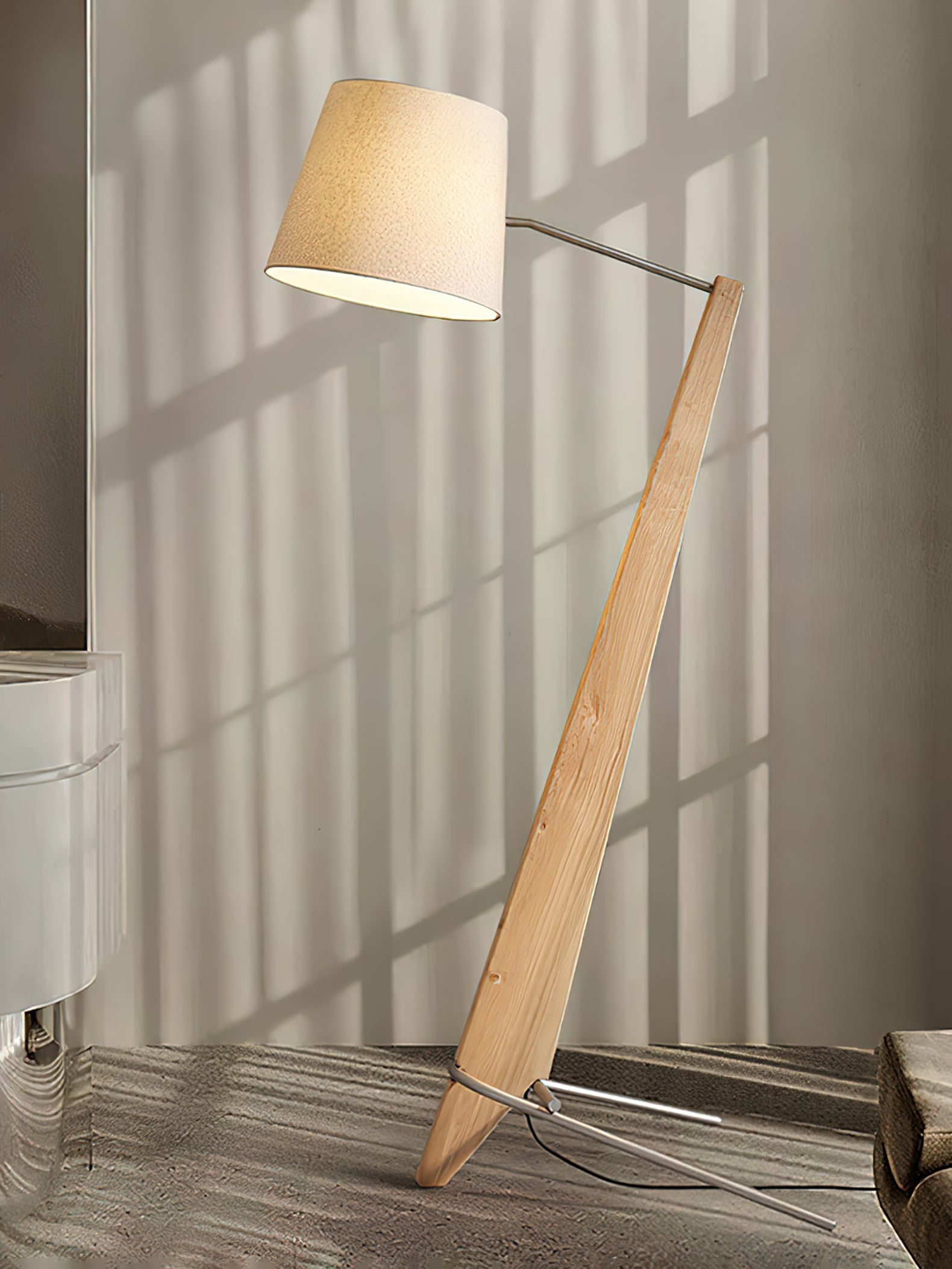 Vyran Wood Fabric Floor Lamp-Neutral Decor