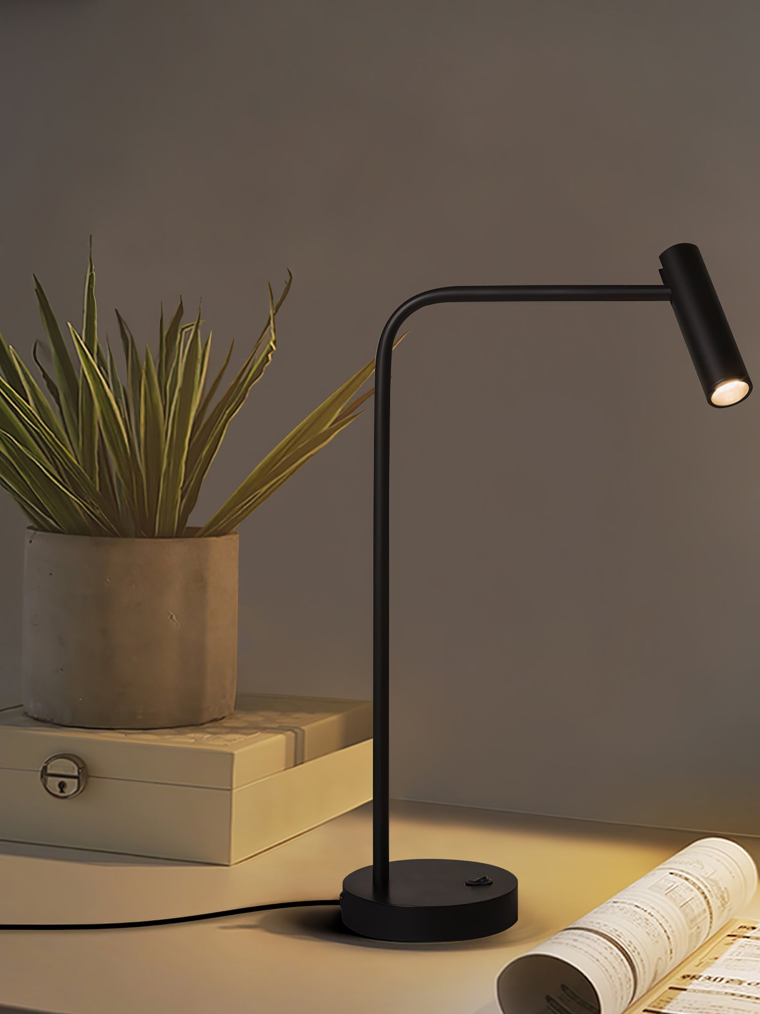Lumice Miniamlist Table Lamp-Neutral Decor