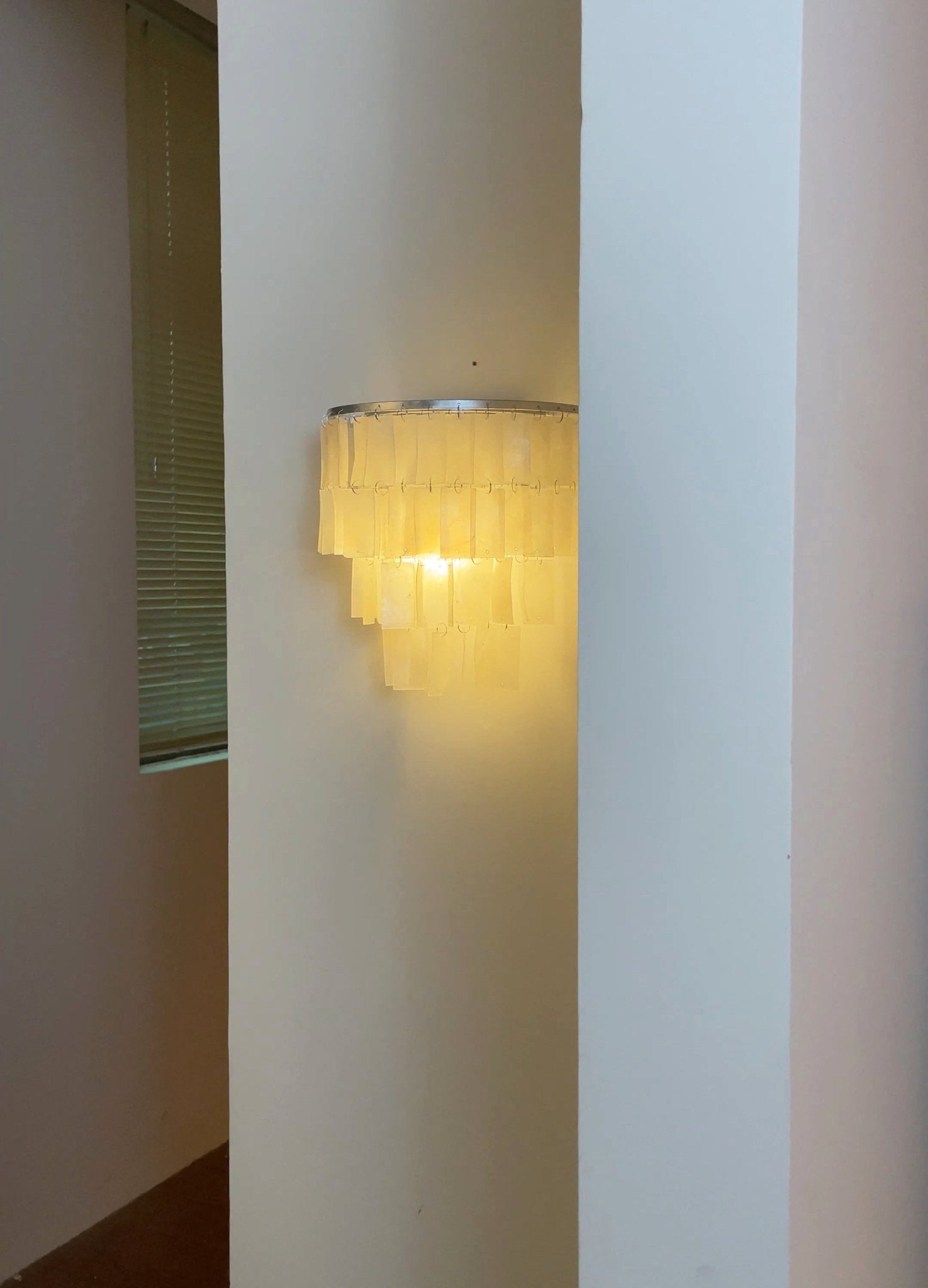 Vidoros Postmodern Luxury Shell Tiered Wall Lamp-Neutral Decor