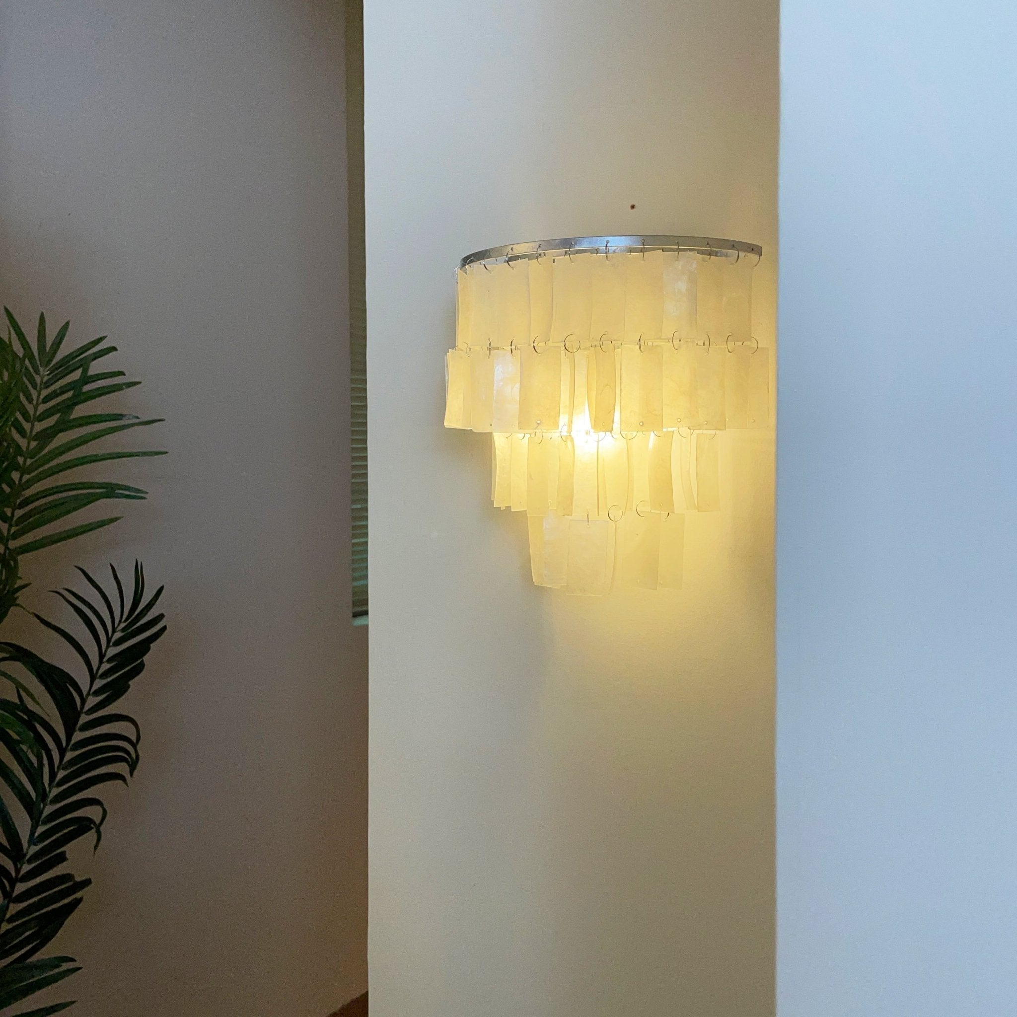 Vidoros Postmodern Luxury Shell Tiered Wall Lamp-Neutral Decor
