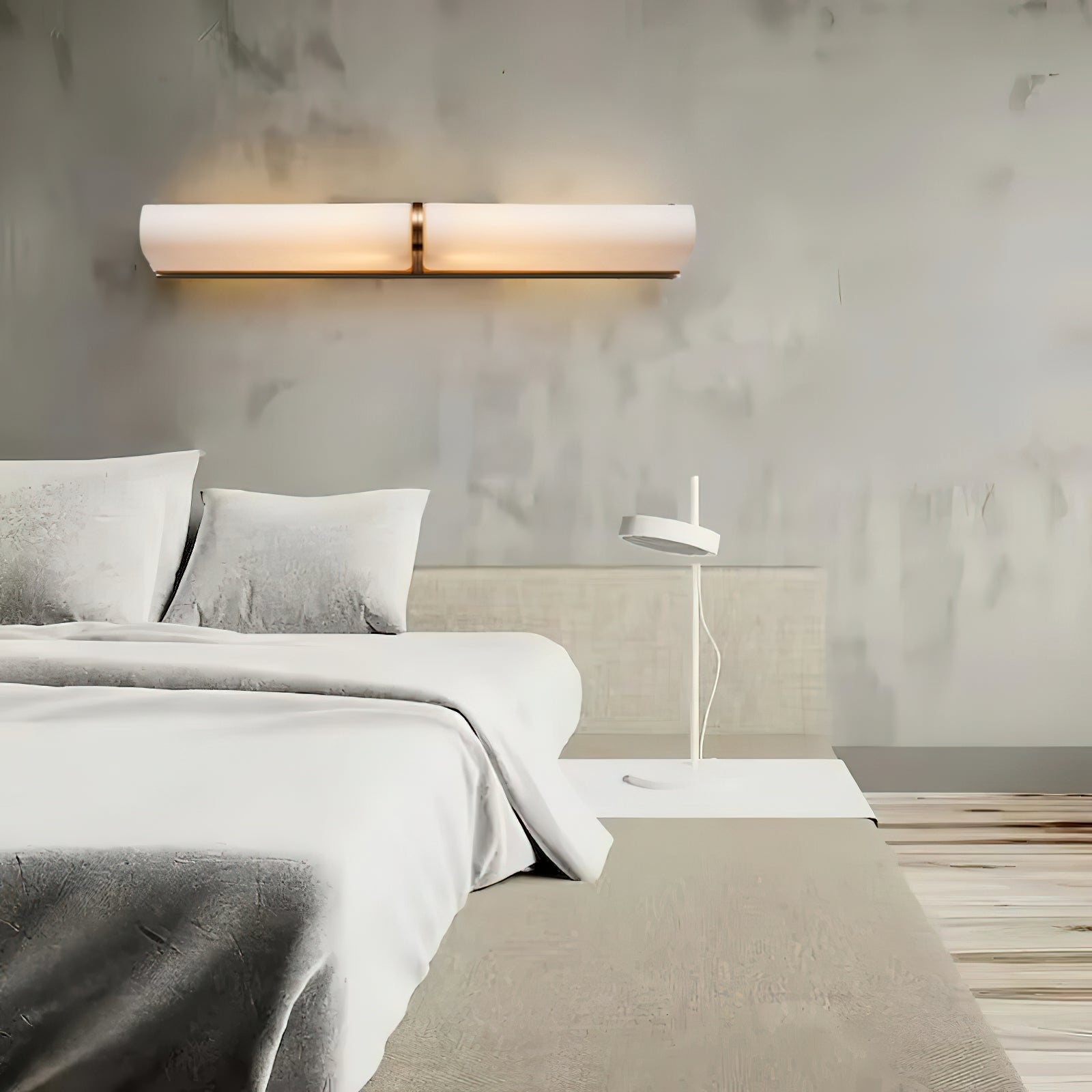 Liora Glass Wall Lamp