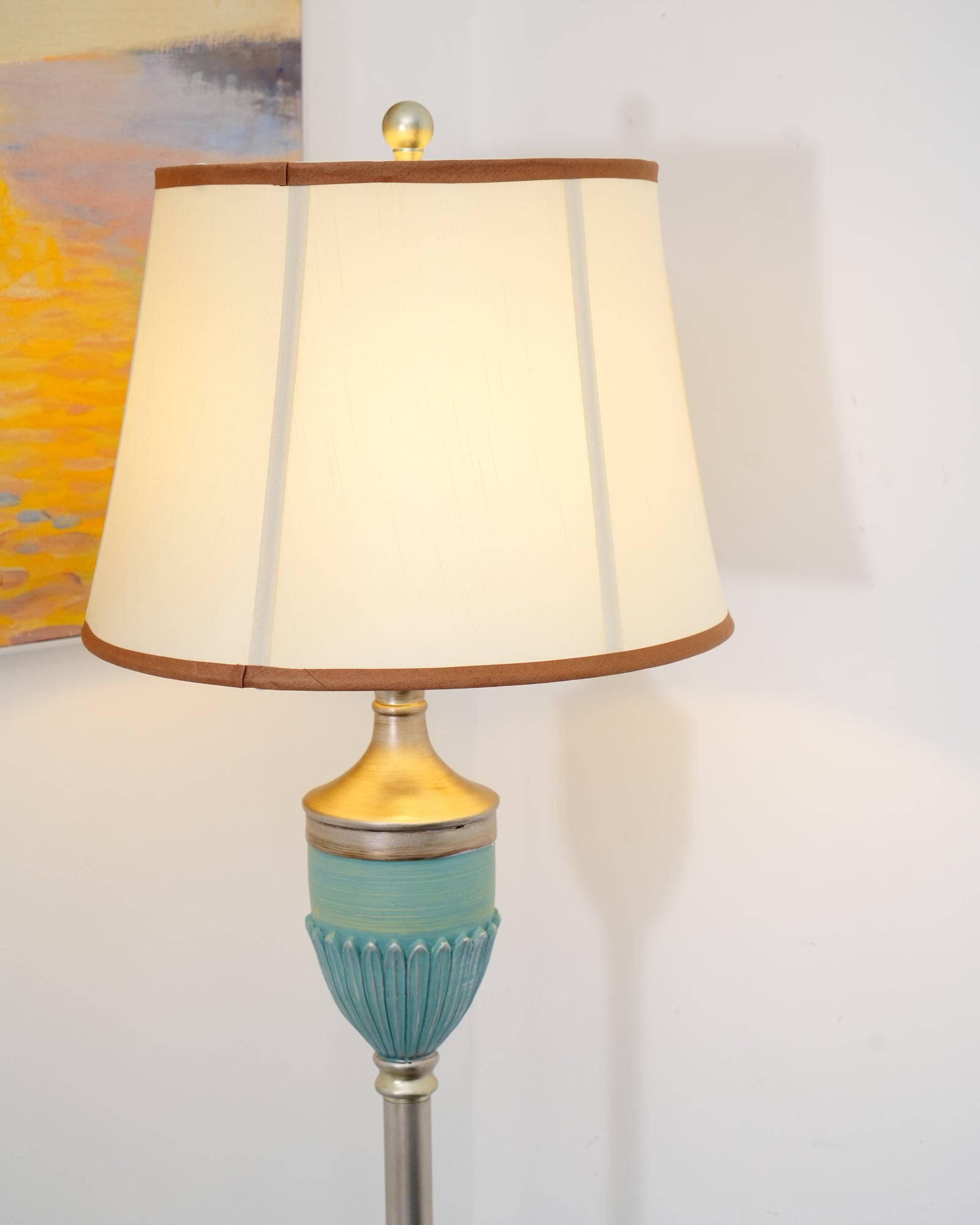 Erixy Vintage Resin Floor Lamp-Neutral Decor