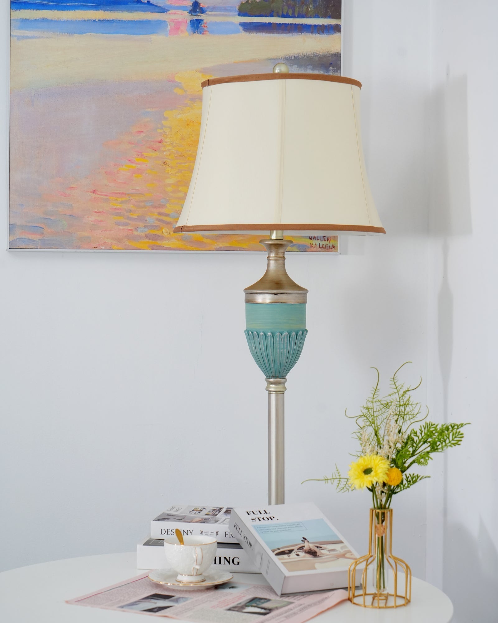Erixy Vintage Resin Floor Lamp-Neutral Decor