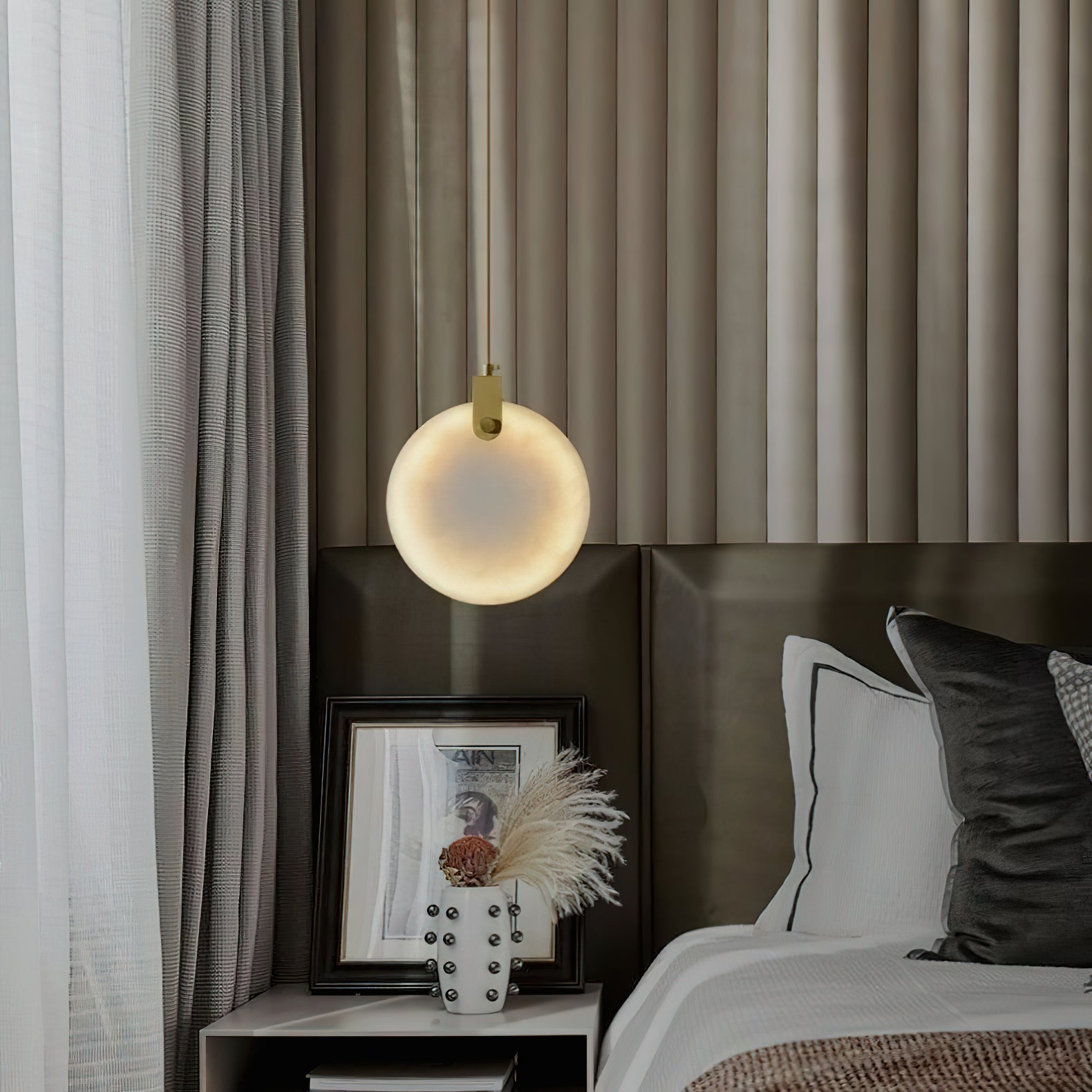 Selene Alabaster Pendant Light