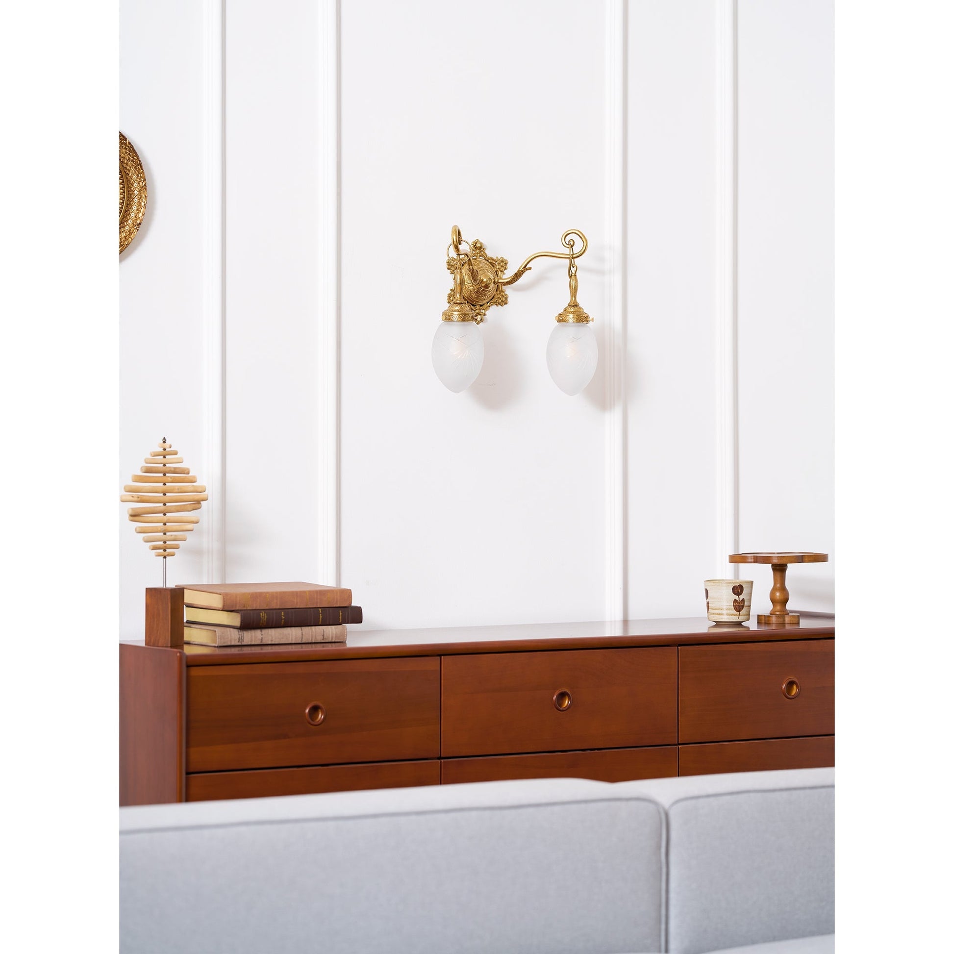 Solange Classic Wall Lamp with two heads, front view.
