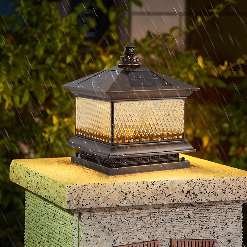 Evelor Classic Diamond Solar Post Outdoor Light-Neutral Decor