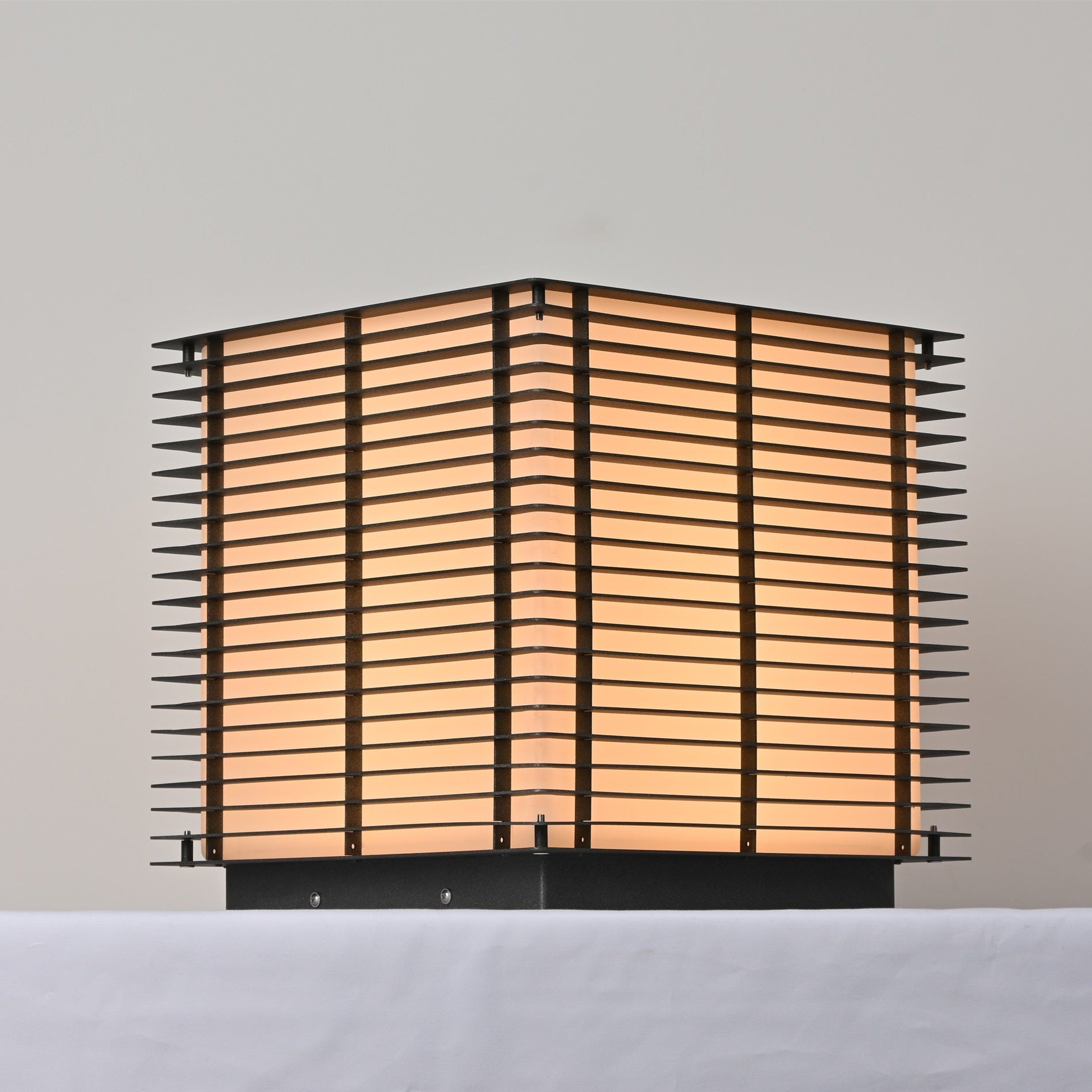 Eryon Solar Grid Outdoor Light-Neutral Decor