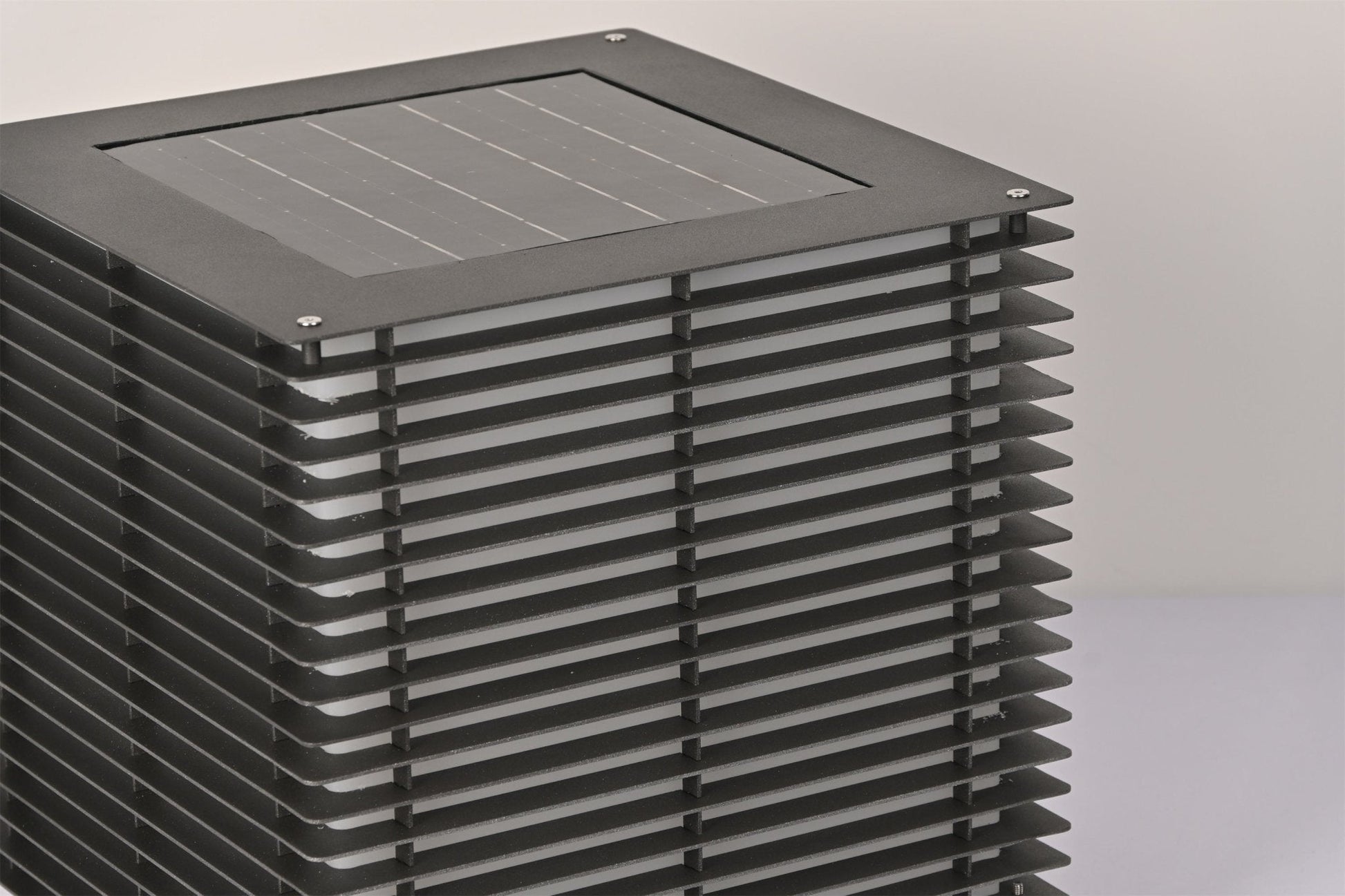 Eryon Solar Grid Outdoor Light-Neutral Decor