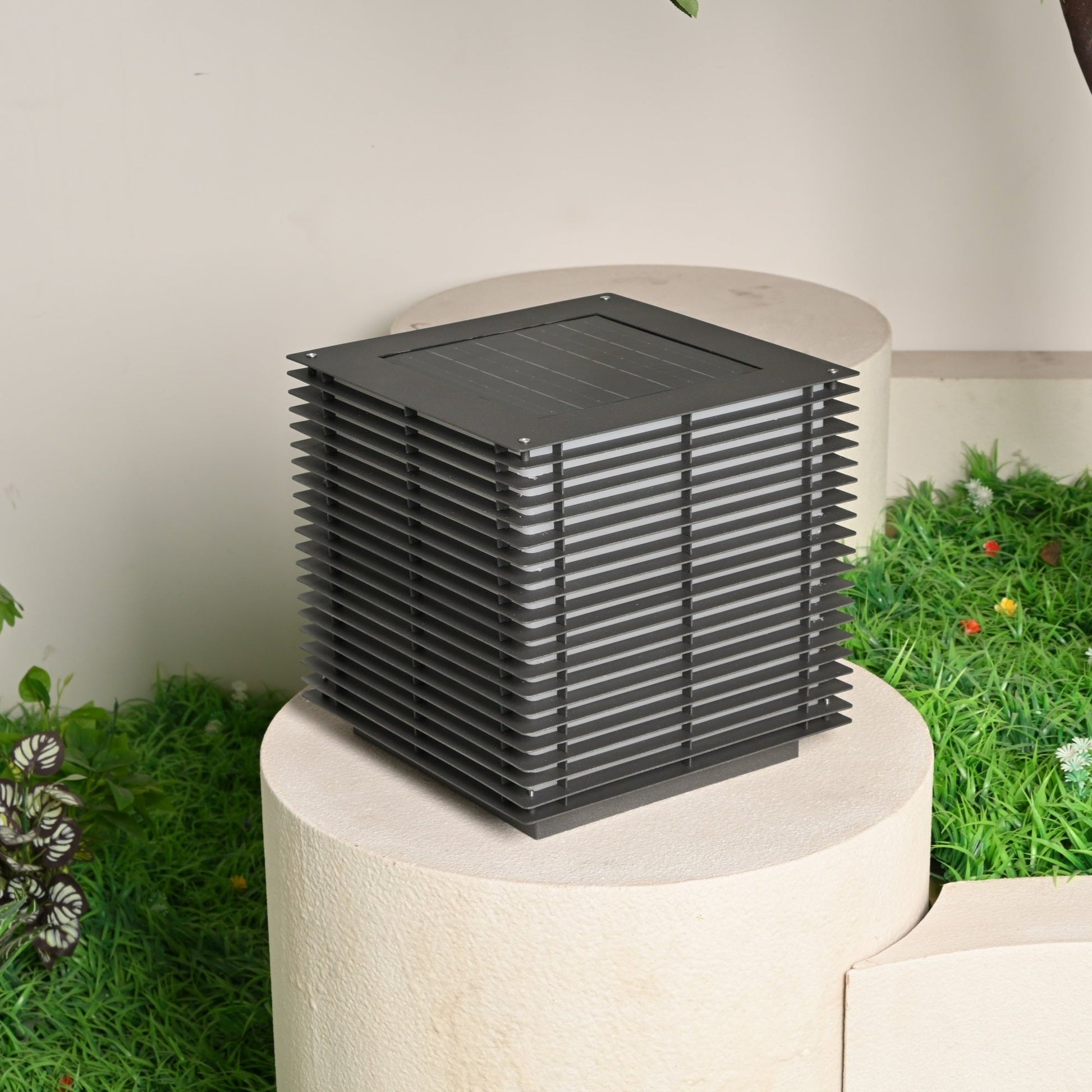Eryon Solar Grid Outdoor Light-Neutral Decor
