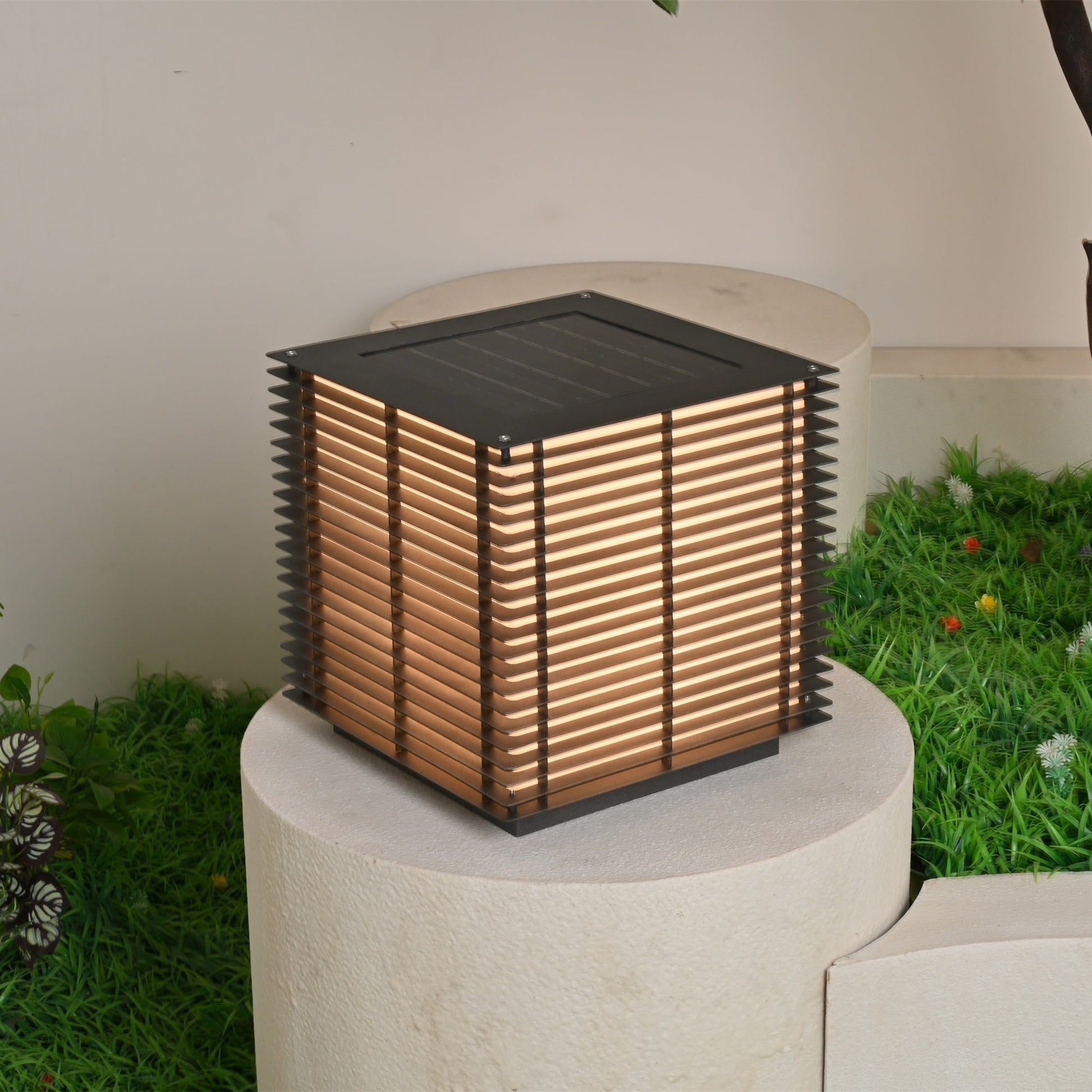 Eryon Solar Grid Outdoor Light-Neutral Decor