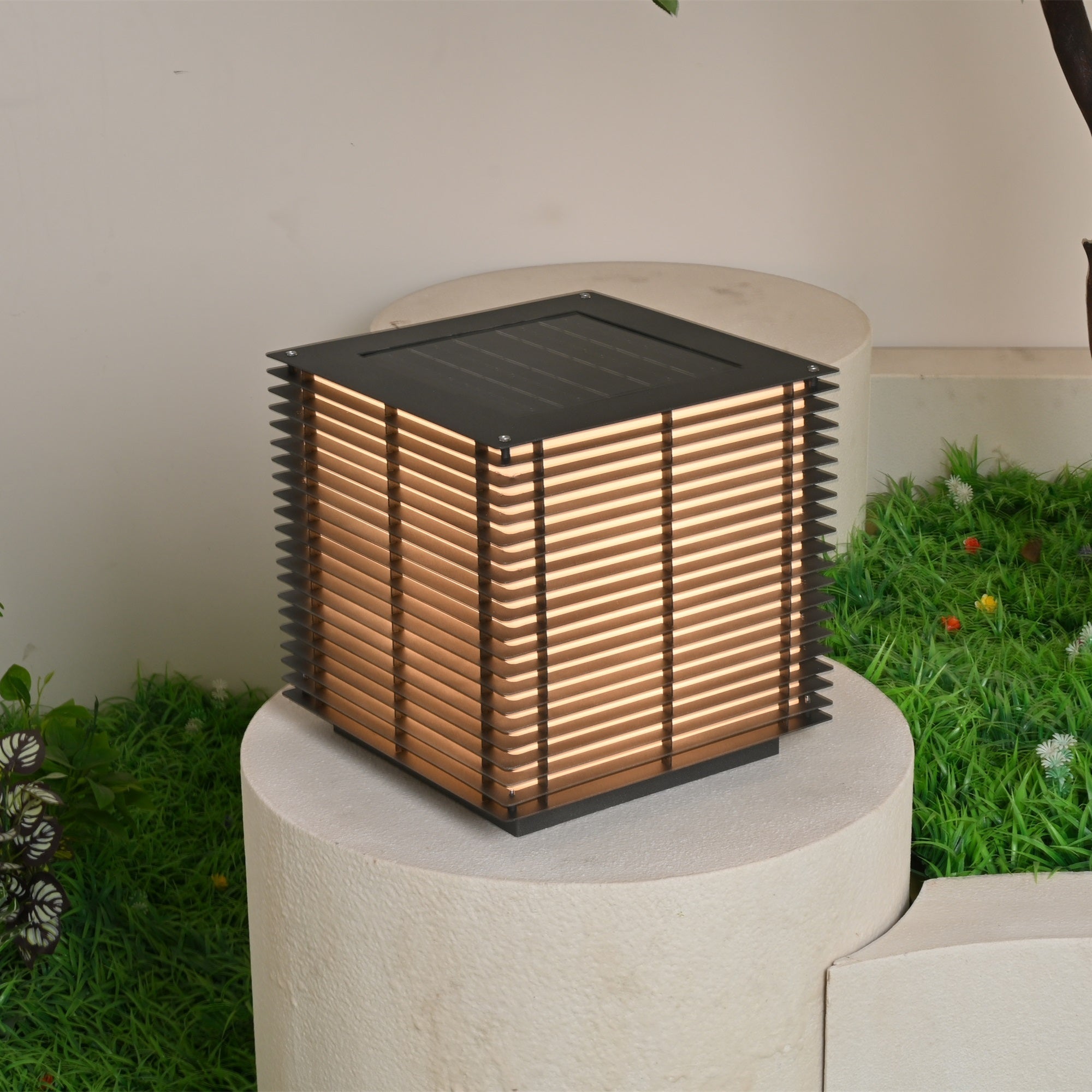 Eryon Solar Grid Outdoor Light-Neutral Decor