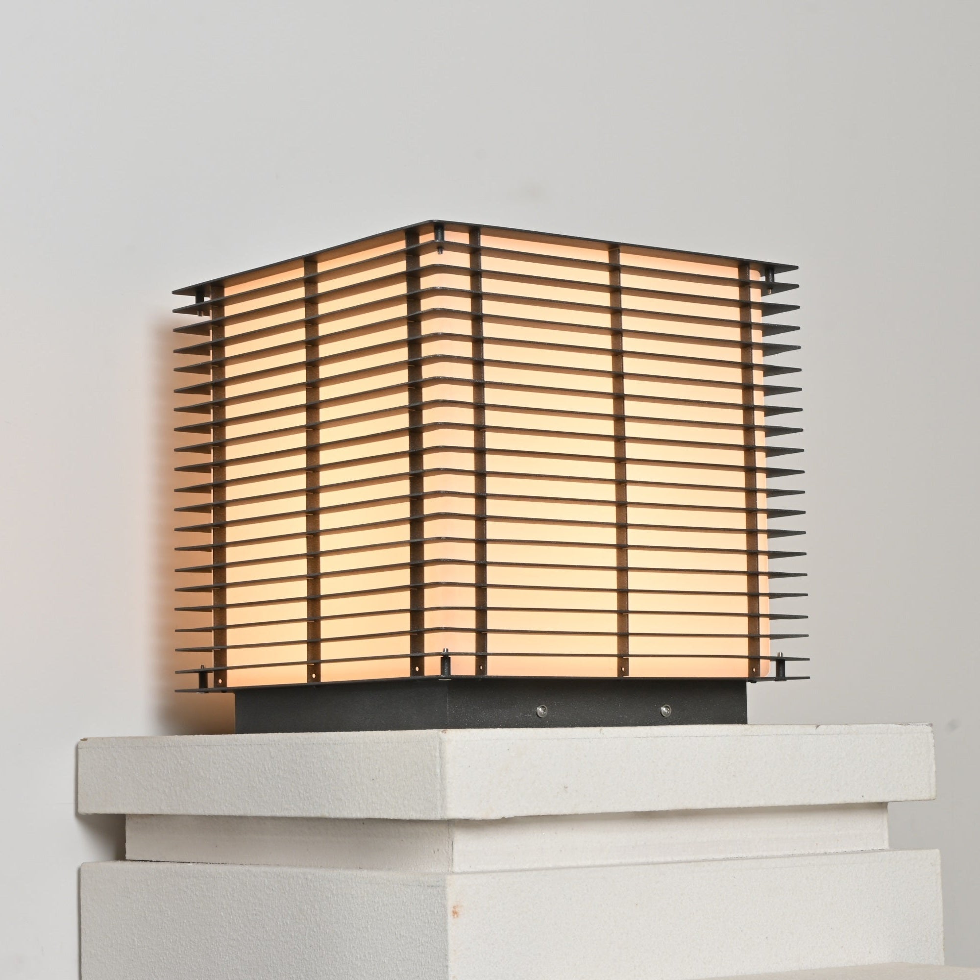 Eryon Solar Grid Outdoor Light-Neutral Decor