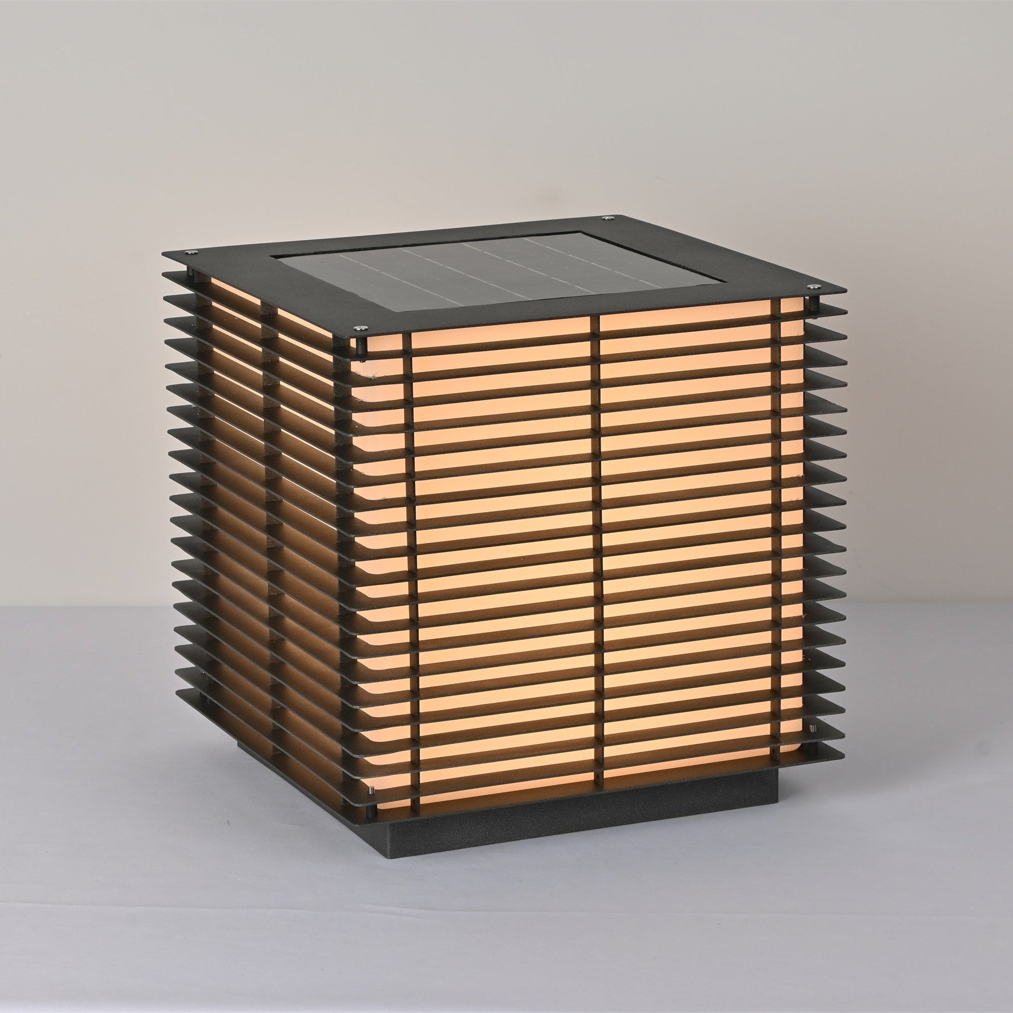 Eryon Solar Grid Outdoor Light-Neutral Decor