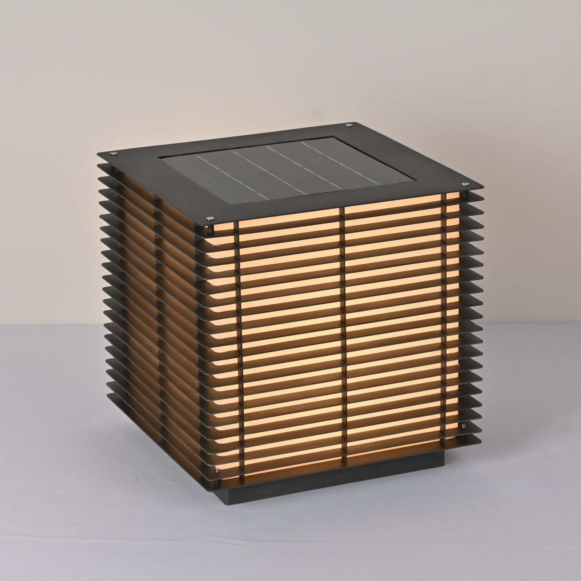 Eryon Solar Grid Outdoor Light-Neutral Decor