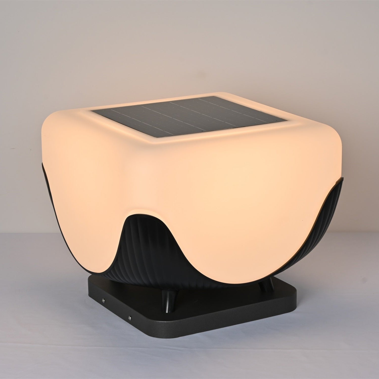 Ryder Minimalist Outdoor Light-Neutral Decor