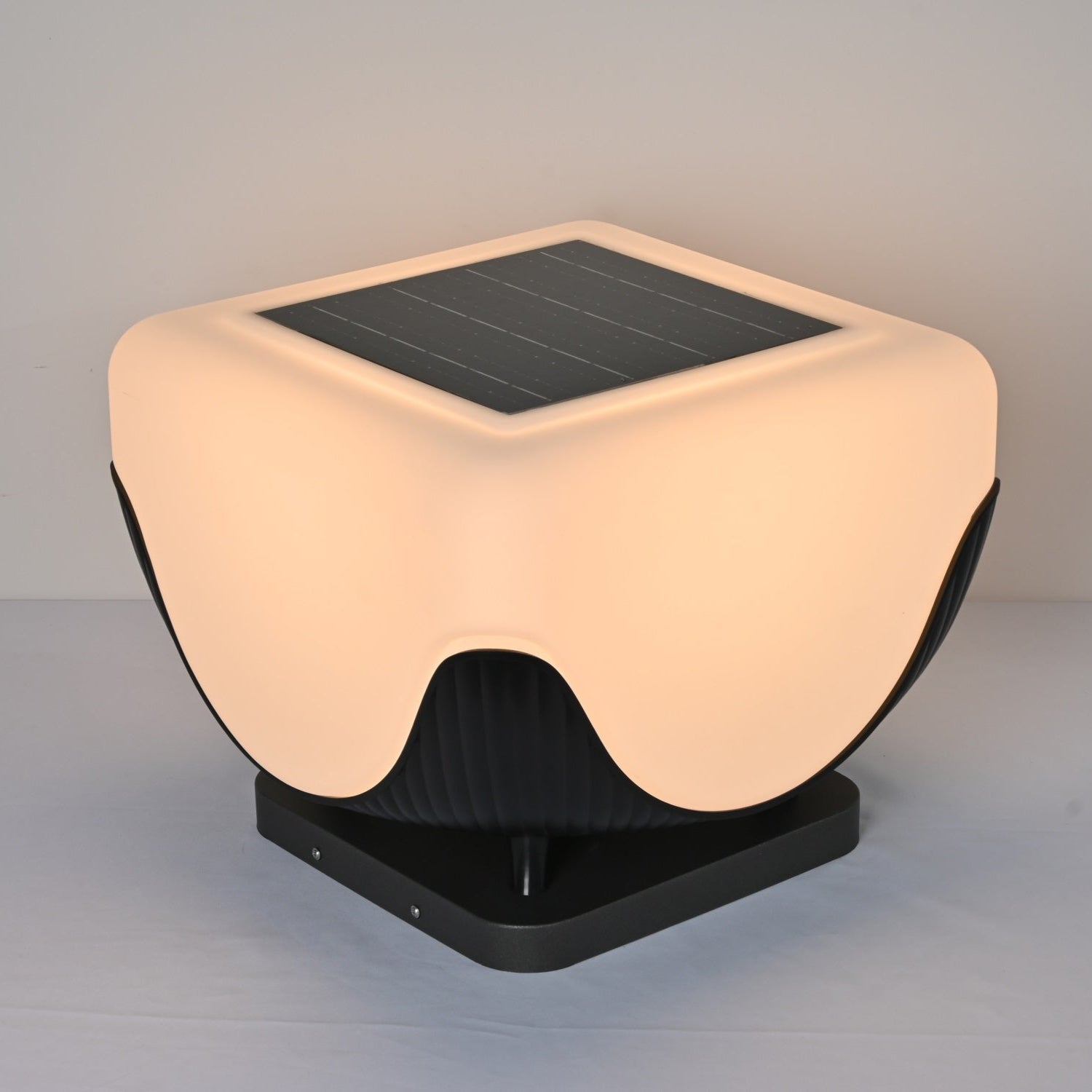 Ryder Minimalist Outdoor Light-Neutral Decor