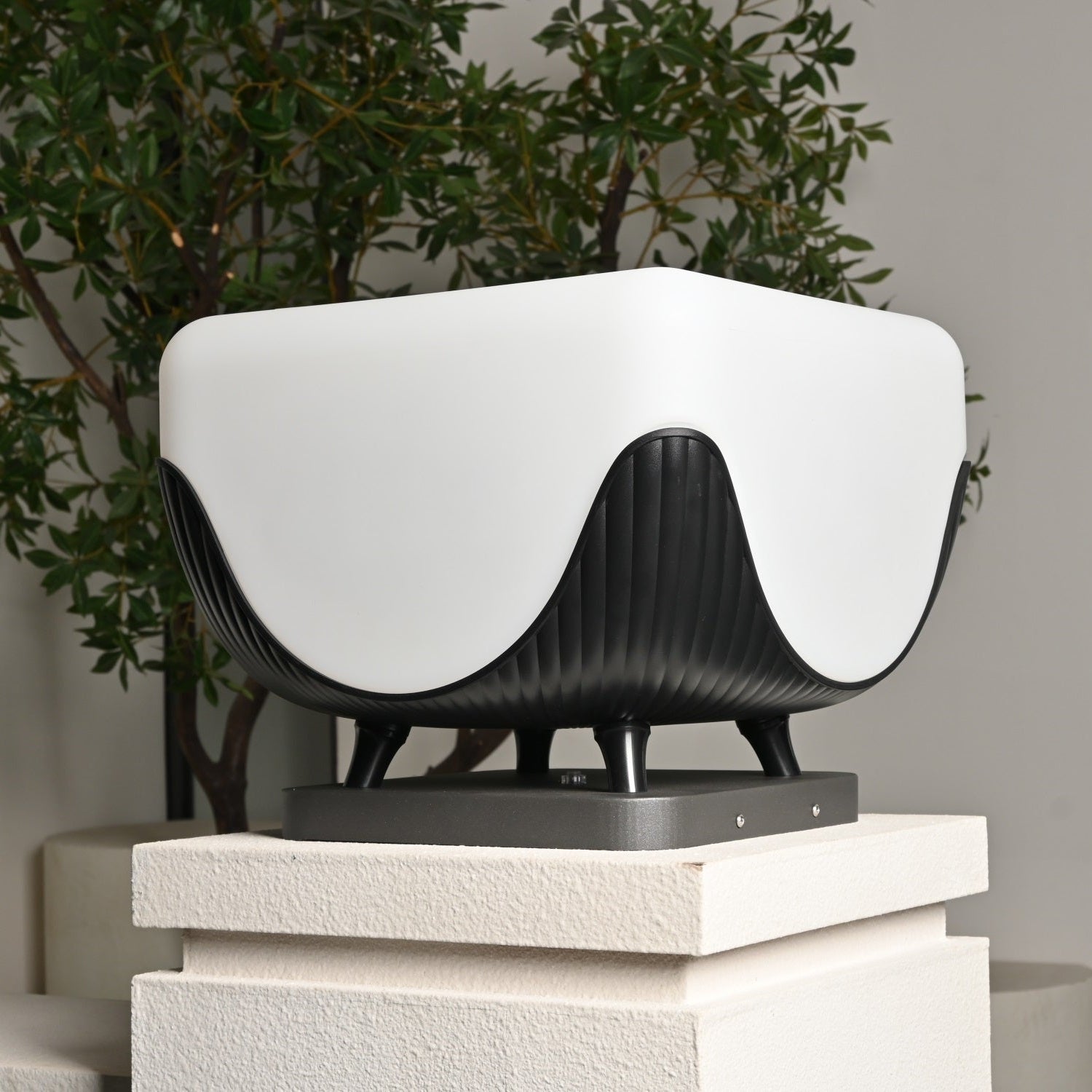 Ryder Minimalist Outdoor Light-Neutral Decor
