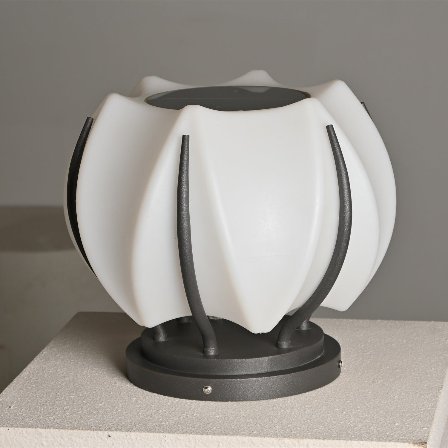 Leon Minimalist Outdoor Light-Neutral Decor