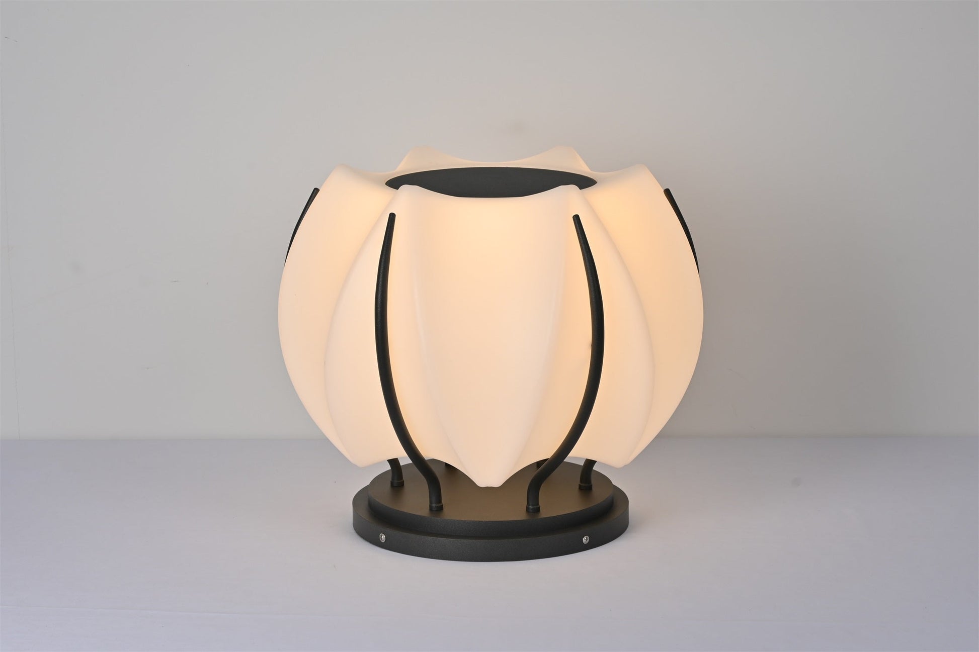 Leon Minimalist Outdoor Light-Neutral Decor