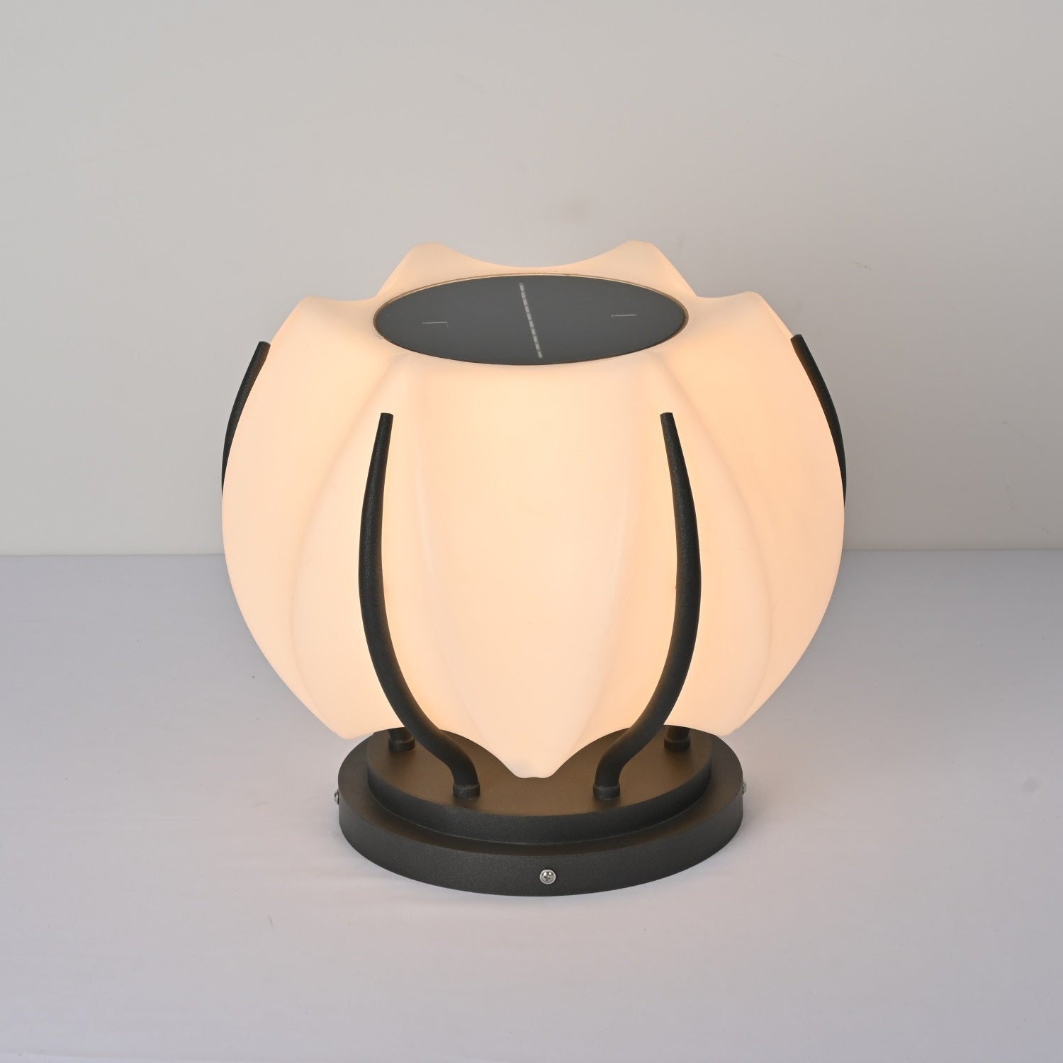 Leon Minimalist Outdoor Light-Neutral Decor
