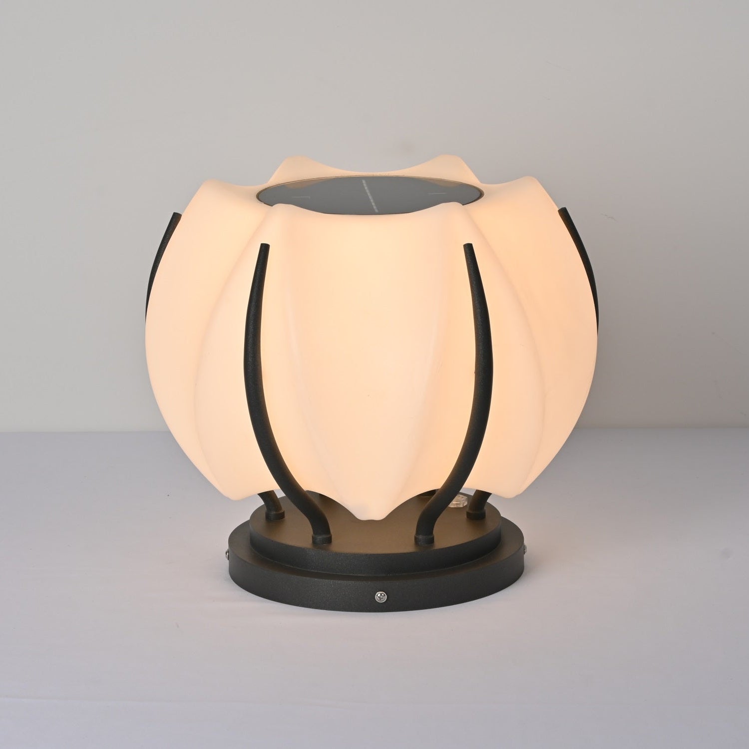 Leon Minimalist Outdoor Light-Neutral Decor