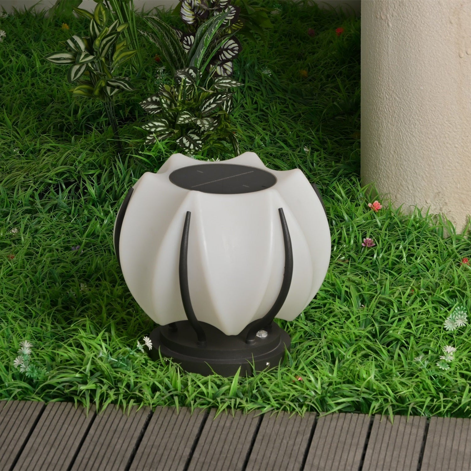 Leon Minimalist Outdoor Light-Neutral Decor