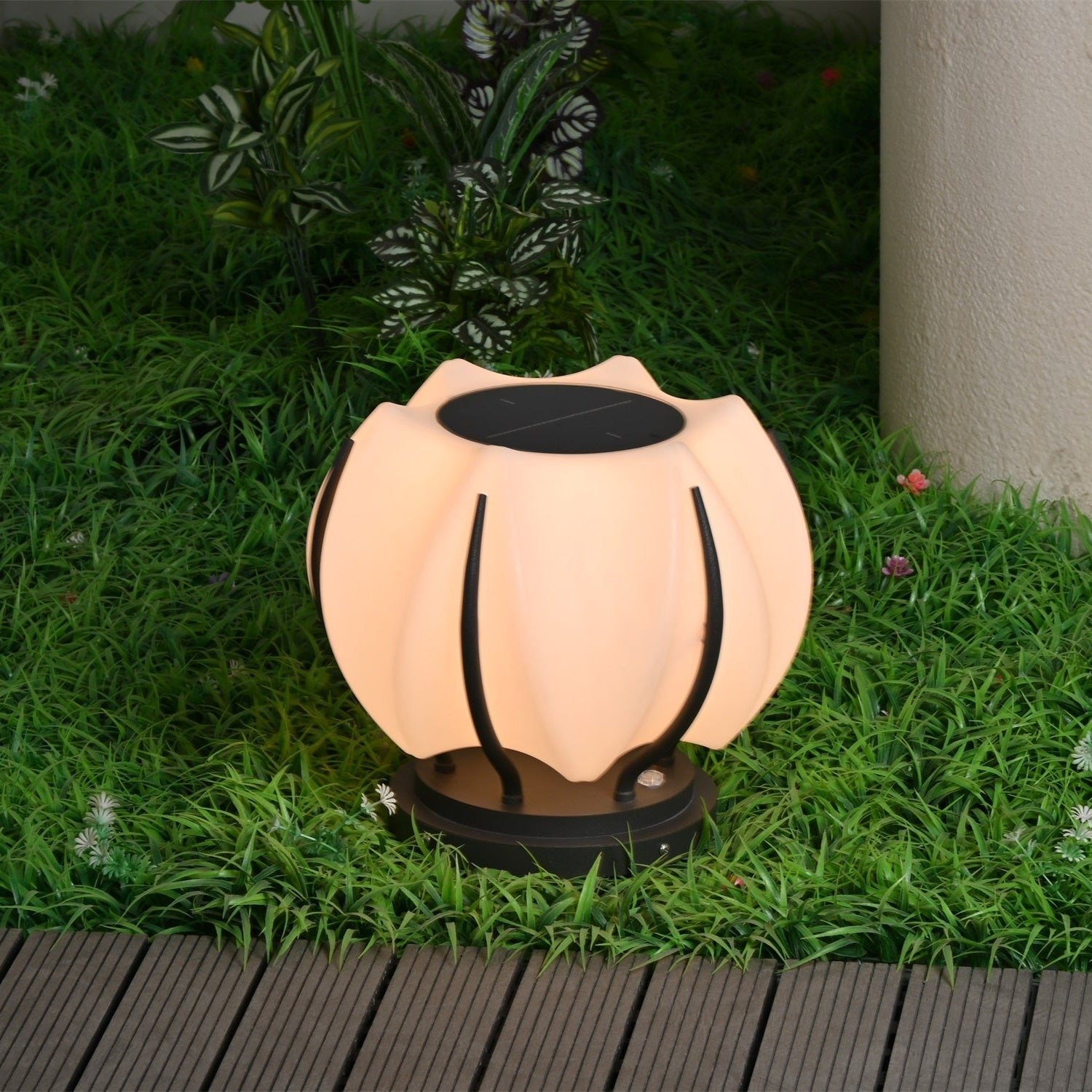 Leon Minimalist Outdoor Light-Neutral Decor