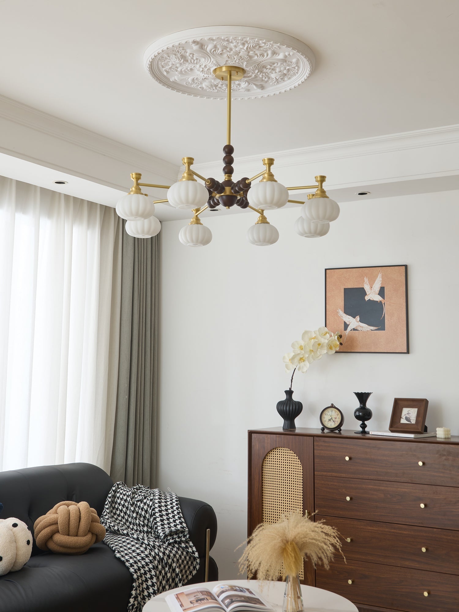 Avdorira Elegance Vintage Brass Wood Chandelier-Neutral Decor
