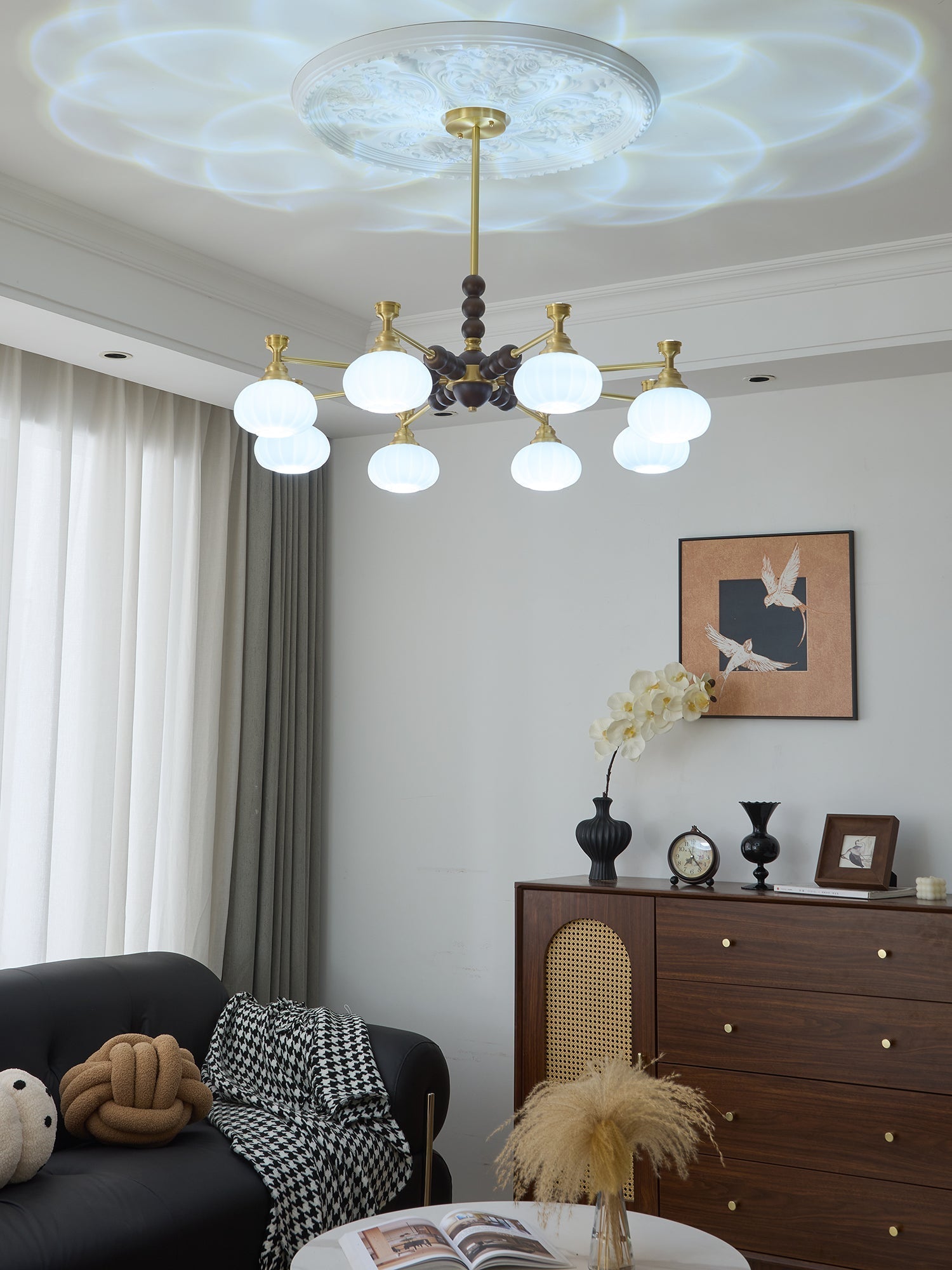 Avdorira Elegance Vintage Brass Wood Chandelier-Neutral Decor