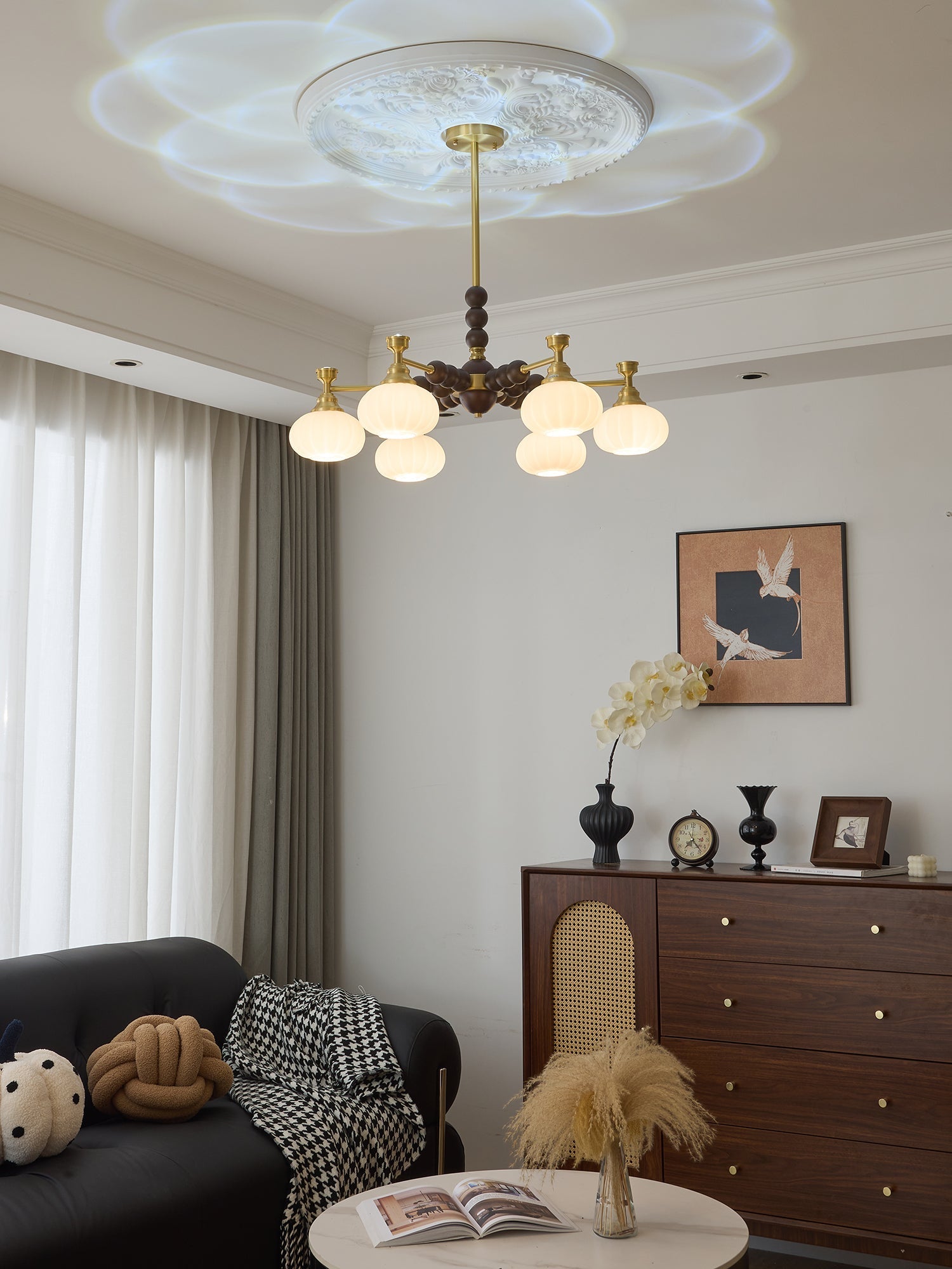 Avdorira Elegance Vintage Brass Wood Chandelier-Neutral Decor