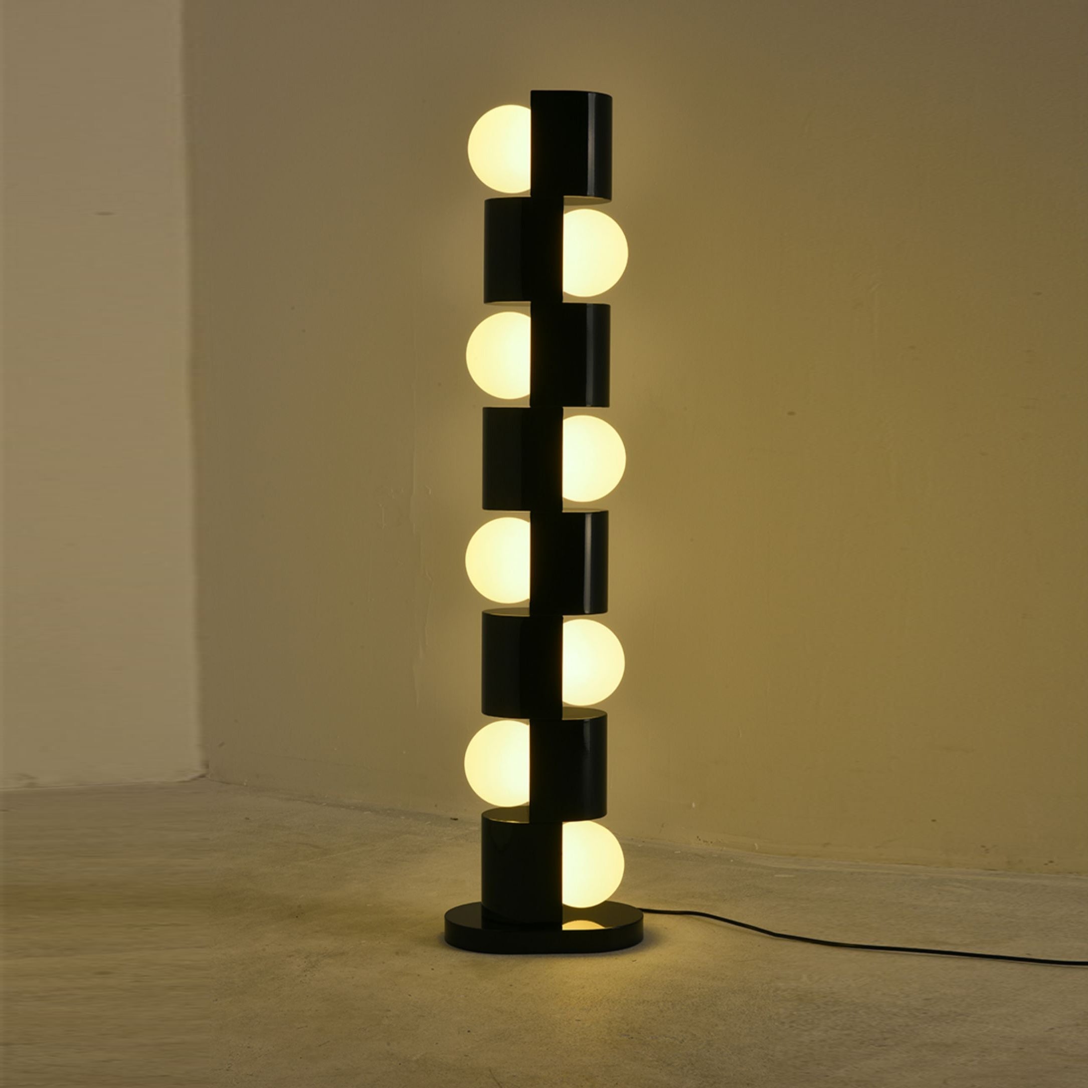 Vera Floor Lamp