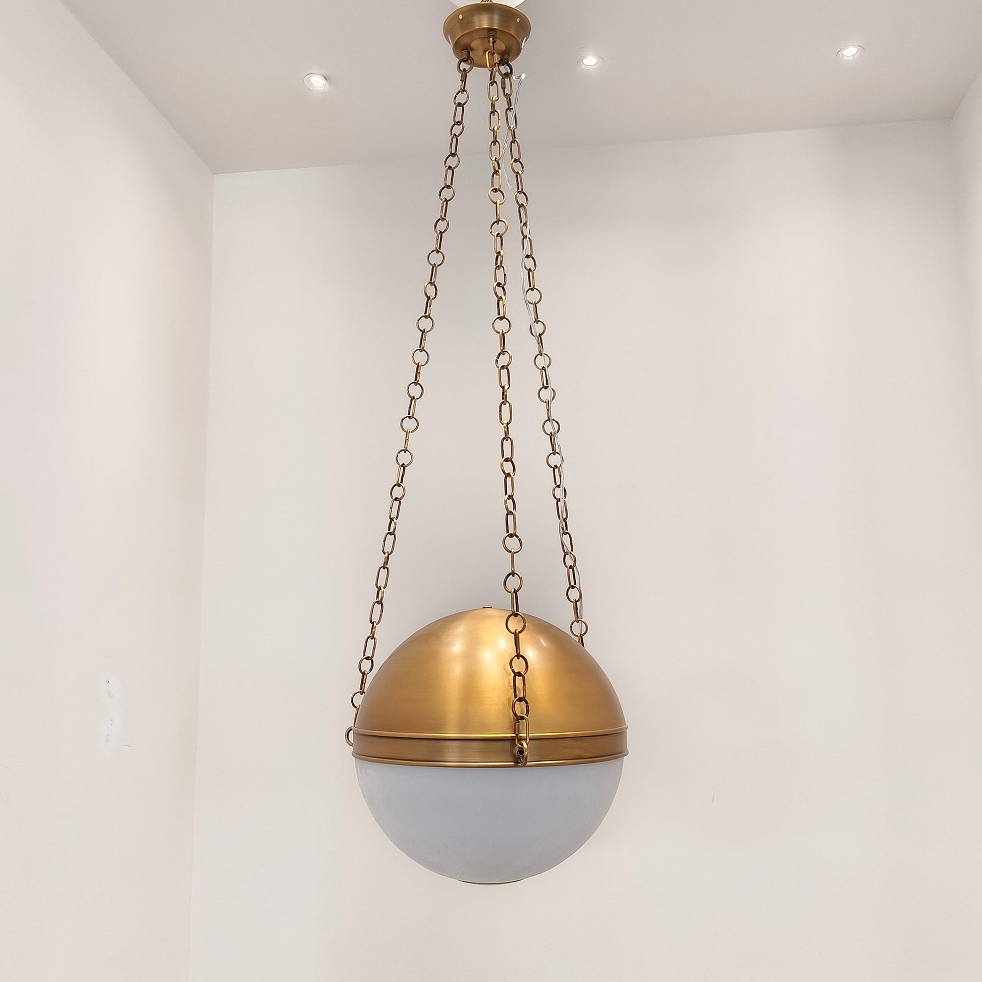 Dimensional drawing of the Sphere No.2 Pendant Lamp with measurements.