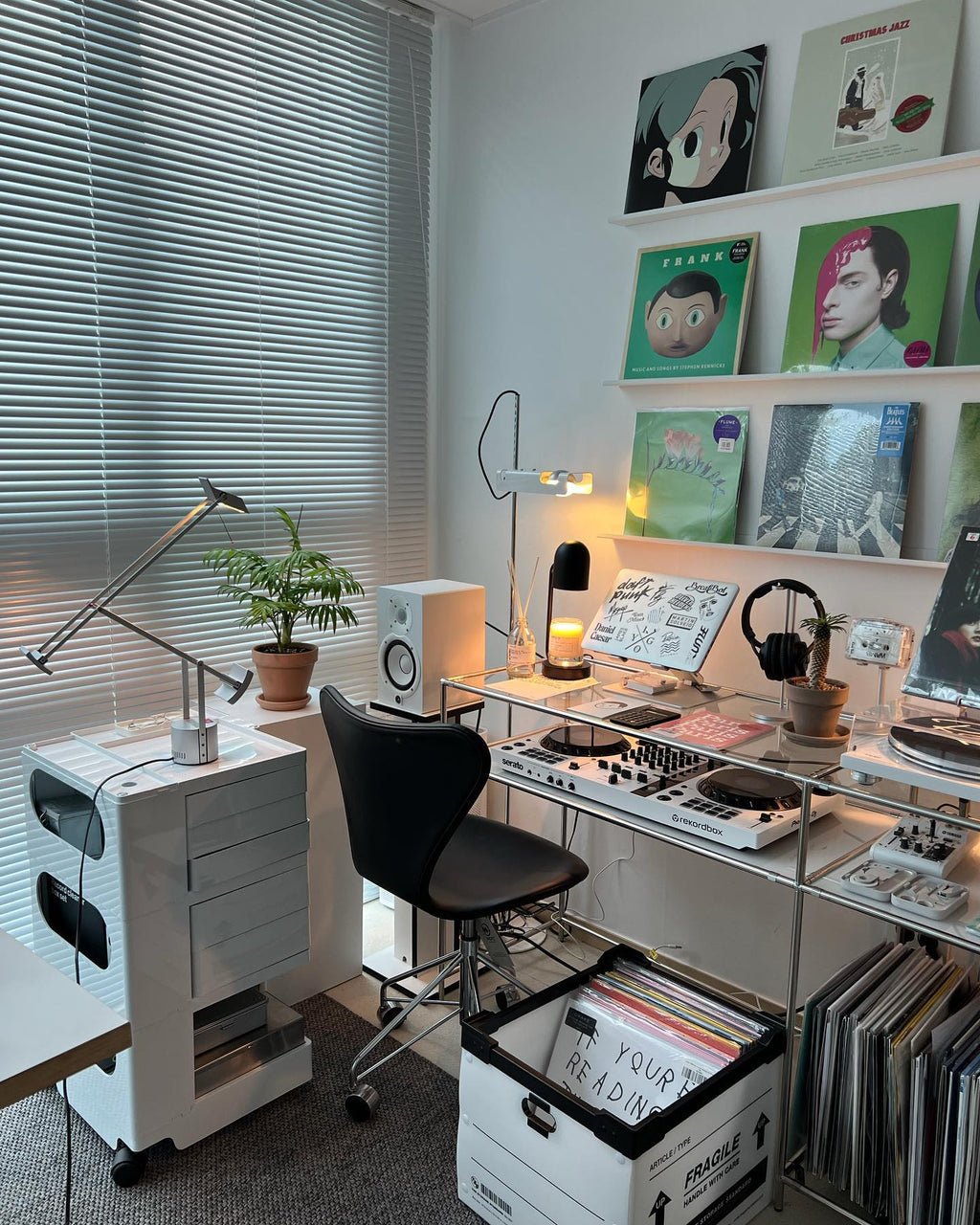 Merven Minimalist Floor Lamp-Neutral Decor