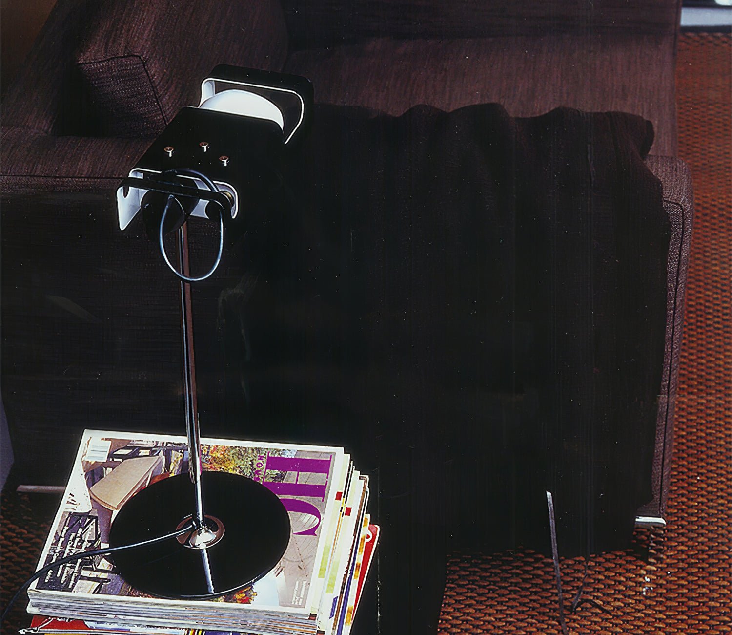 Lumousin Futuristic Table Lamp-Neutral Decor