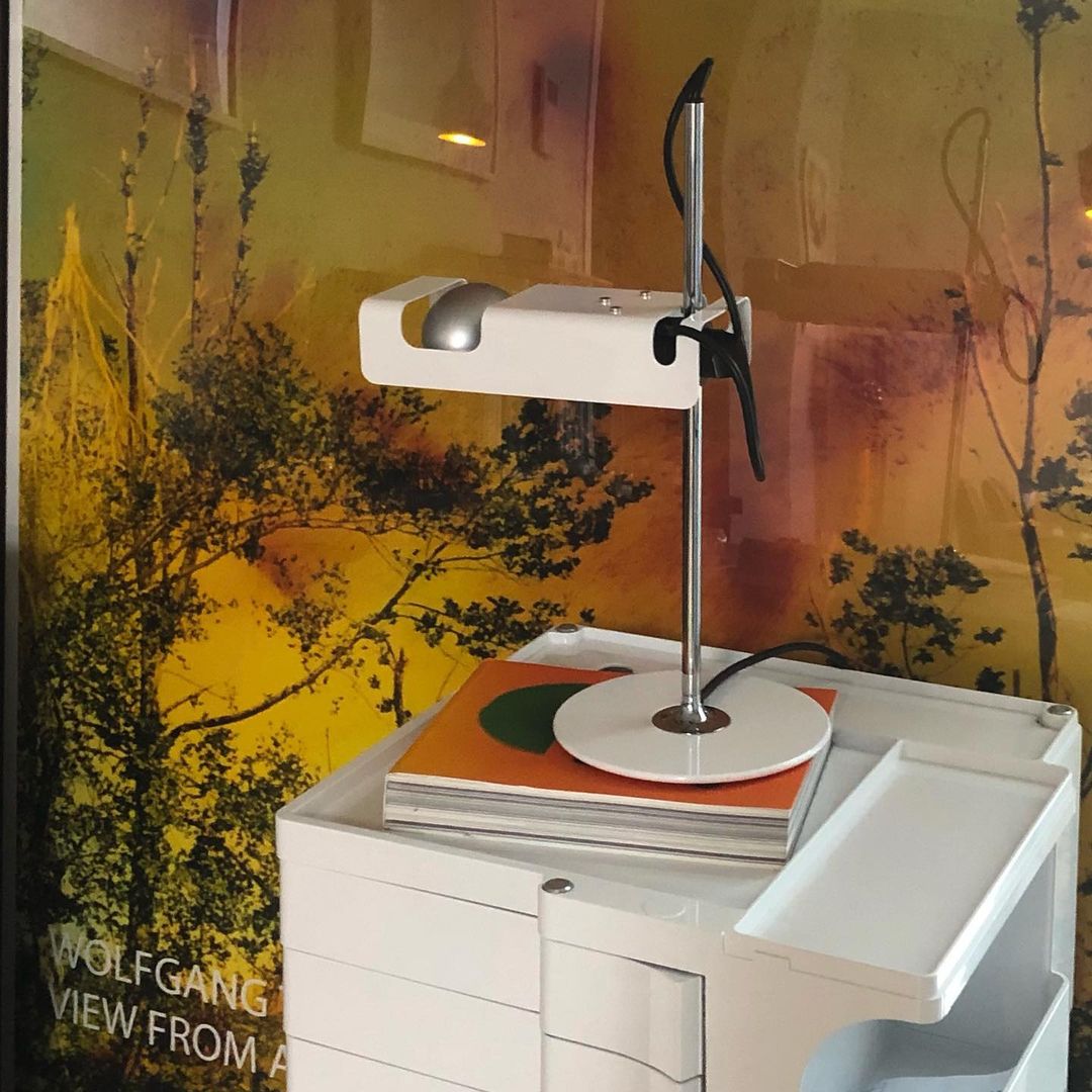 Lumousin Futuristic Table Lamp-Neutral Decor