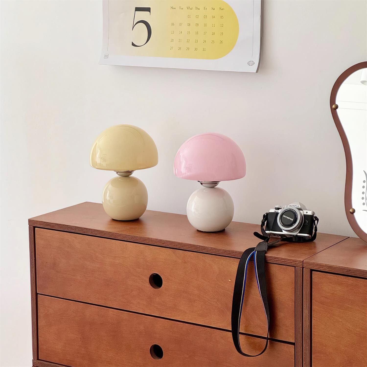 Roselyn Table Lamp