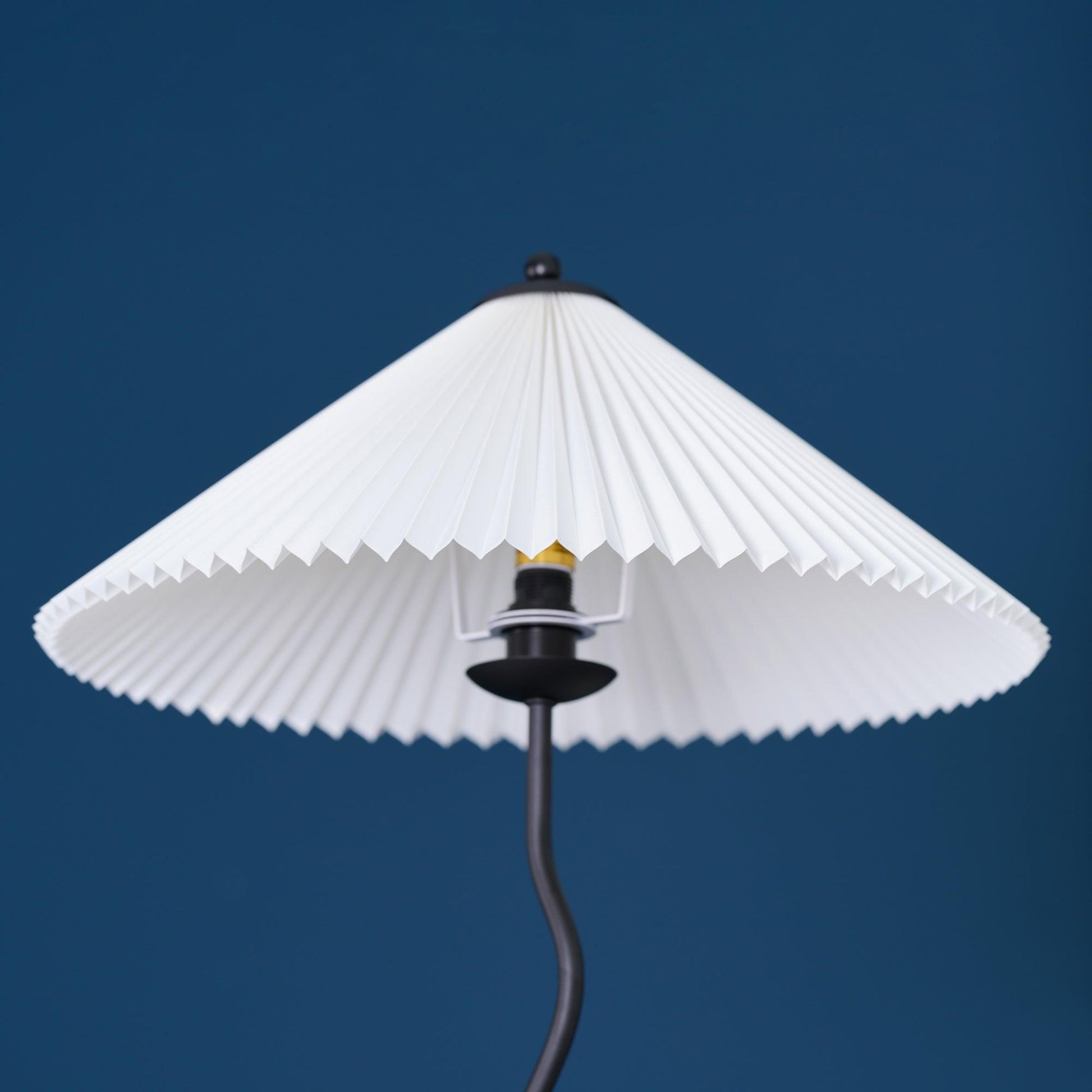 Lioraven Fabric Minimalist Floor Lamp-Neutral Decor