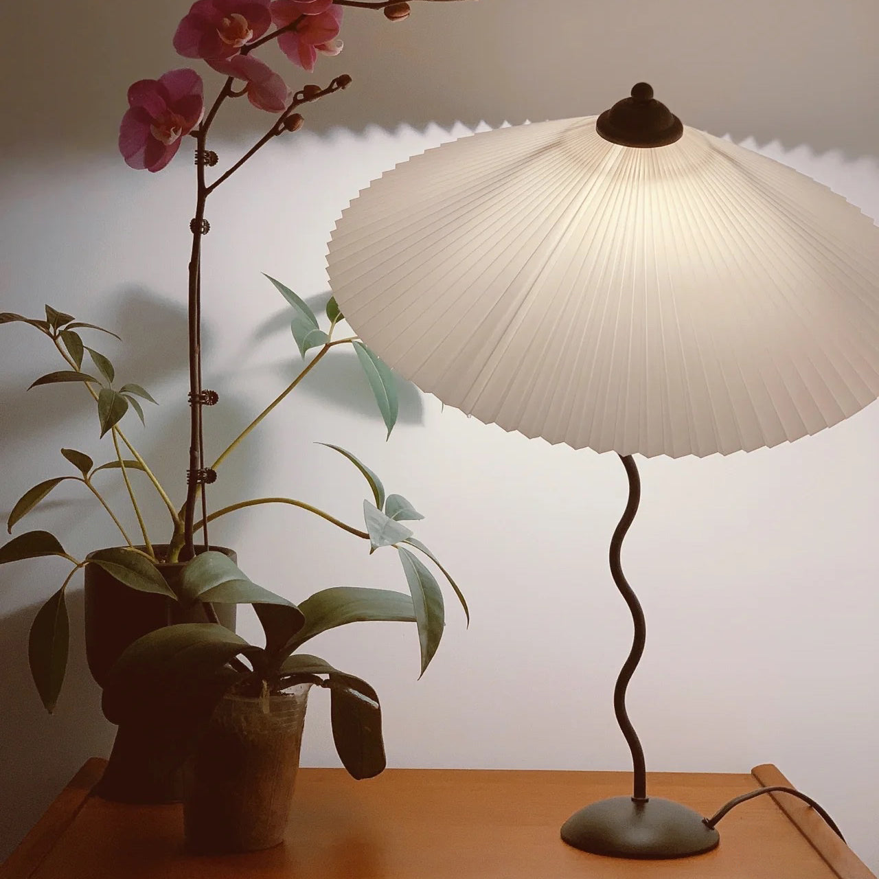 Vioro Fabric Table Lamp-Neutral Decor