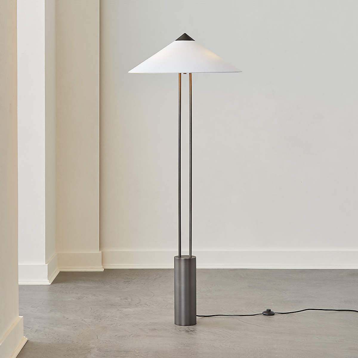 Elara Floor Lamp