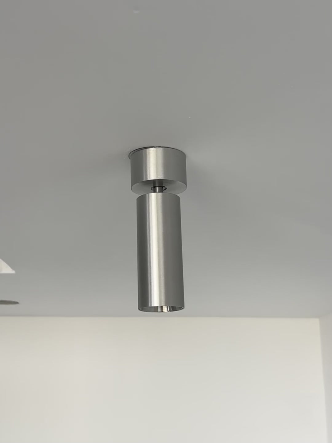Detail shot of the COB socket on the Stanly lamp.