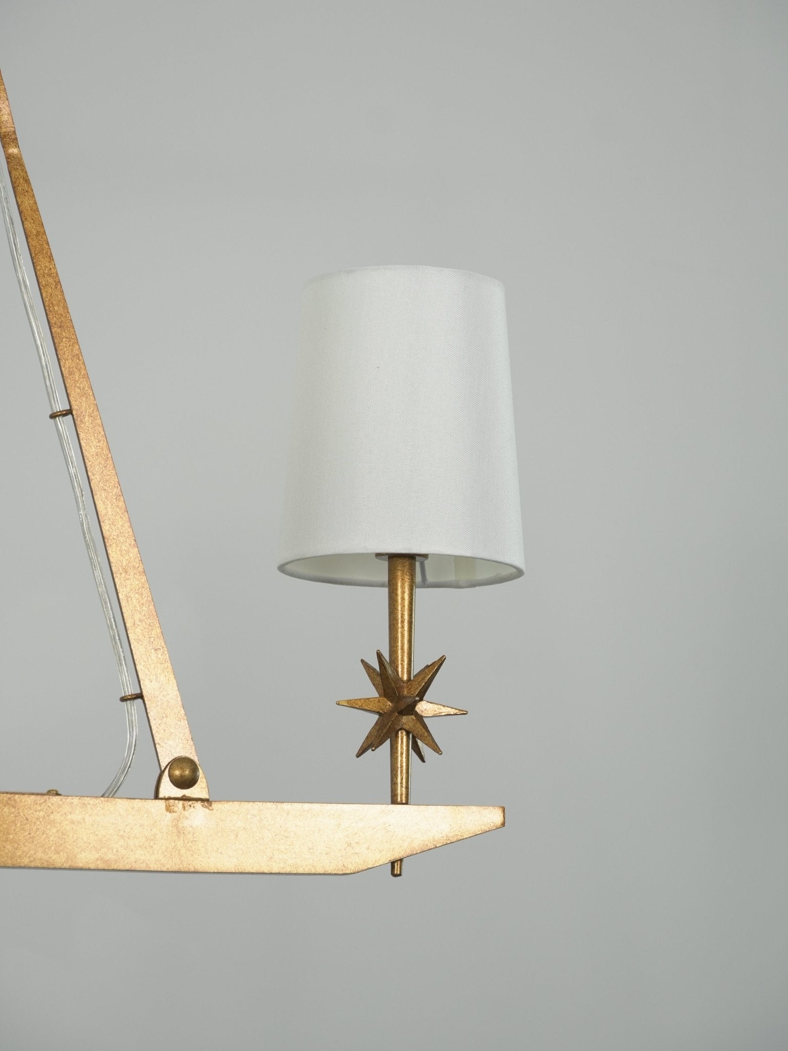Lynve Brass Elegant Stellar Linear Chandelier-Neutral Decor