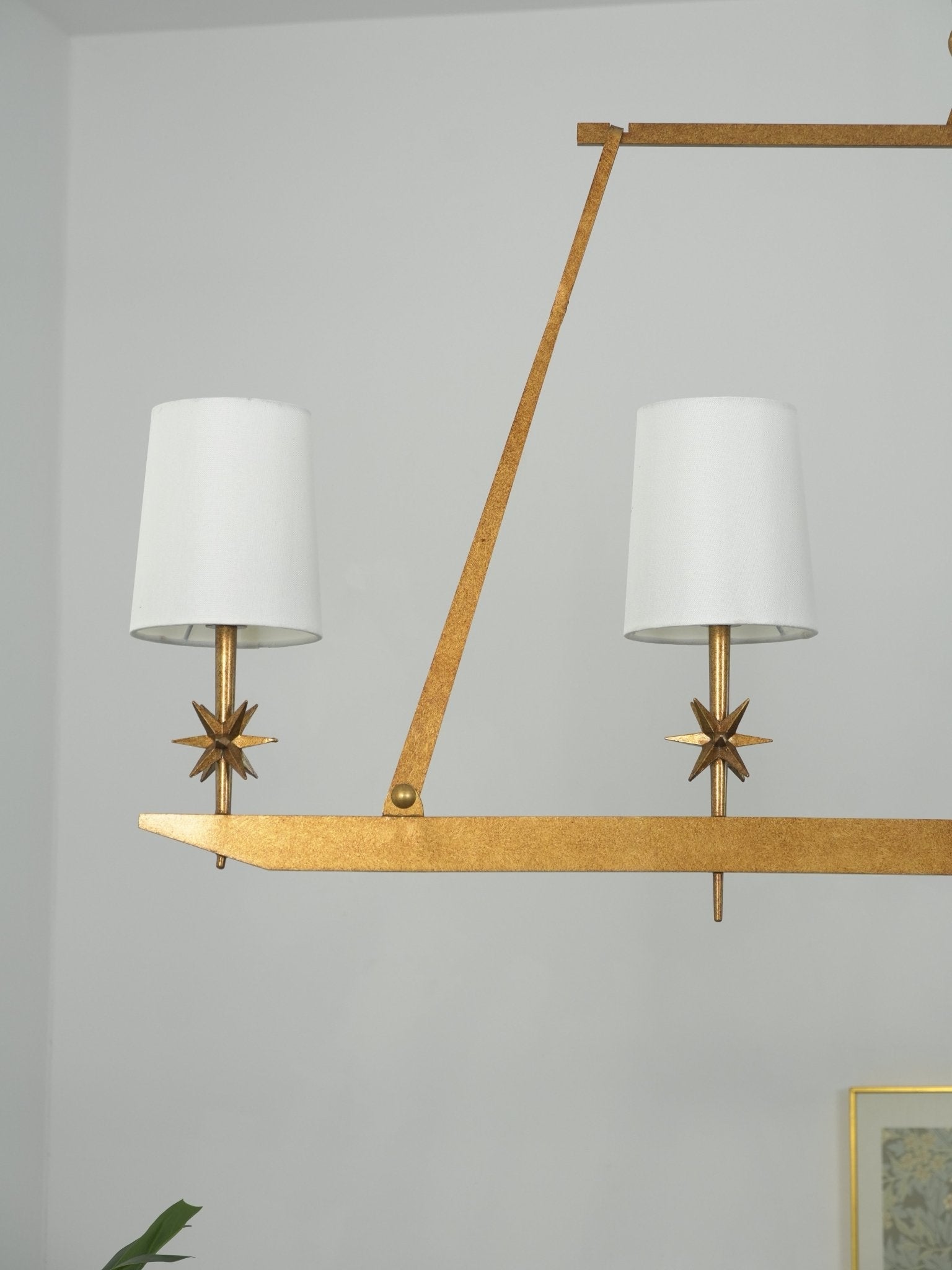 Lynve Brass Elegant Stellar Linear Chandelier-Neutral Decor