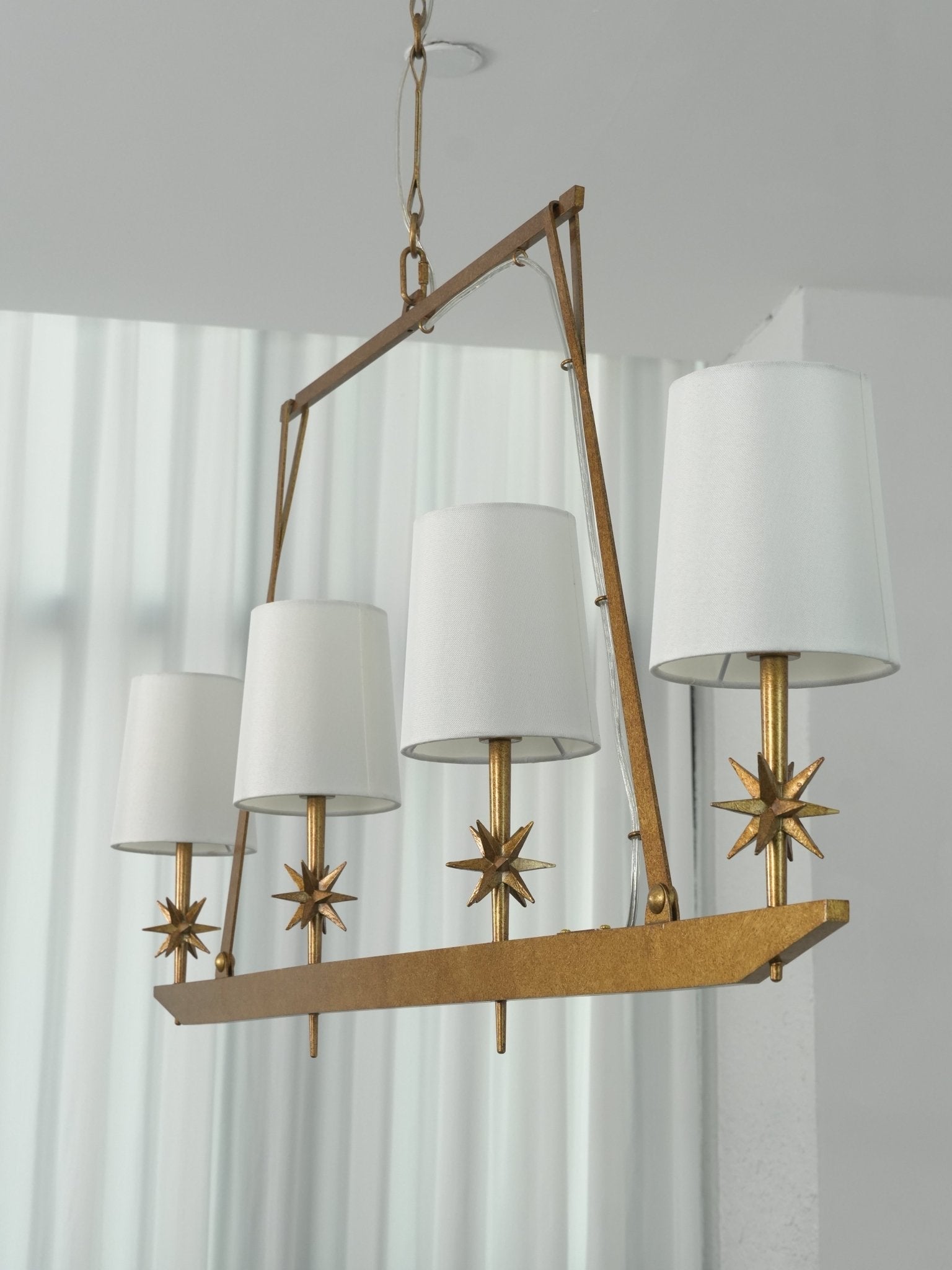 Lynve Brass Elegant Stellar Linear Chandelier-Neutral Decor