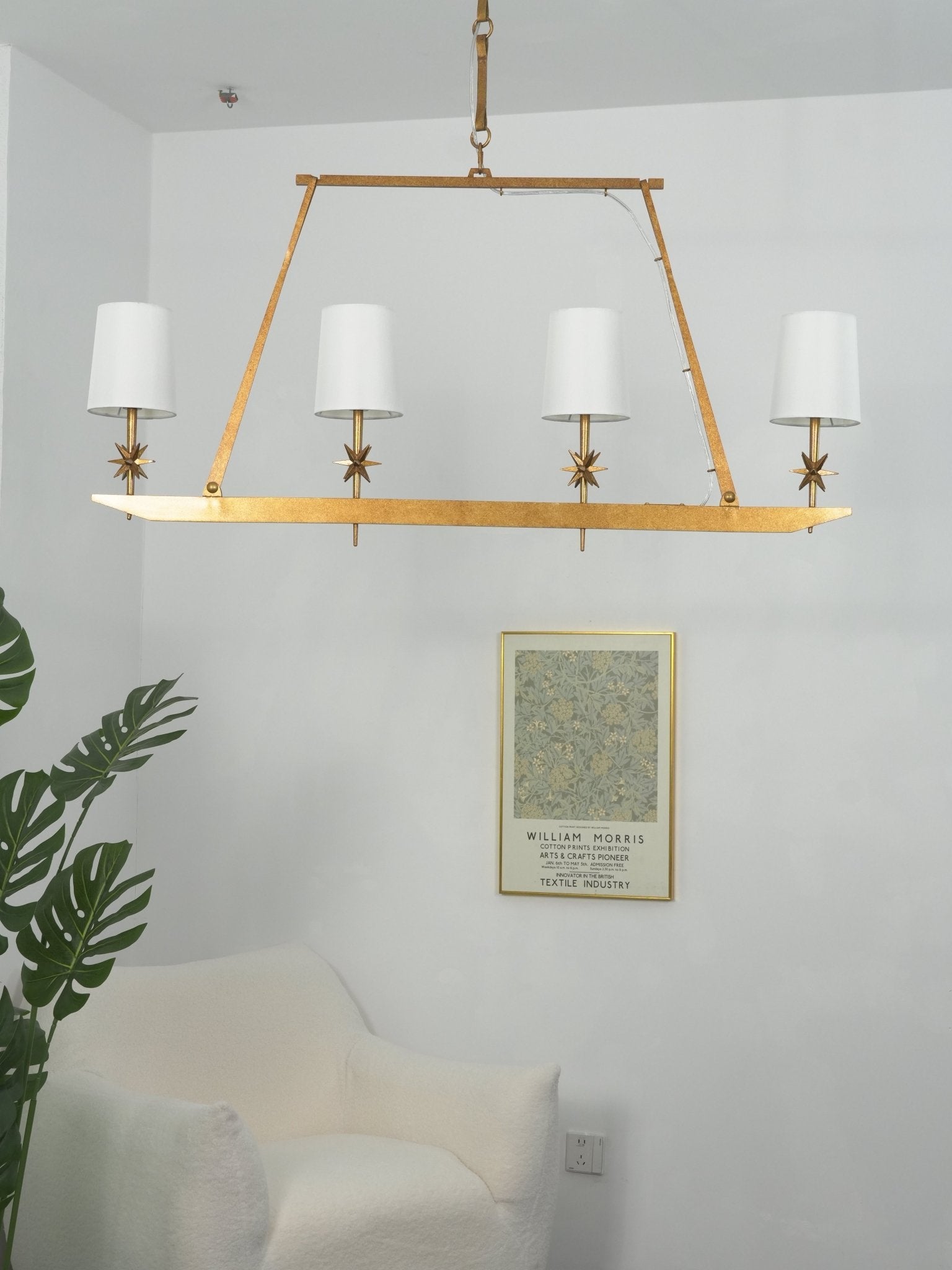 Lynve Brass Elegant Stellar Linear Chandelier-Neutral Decor