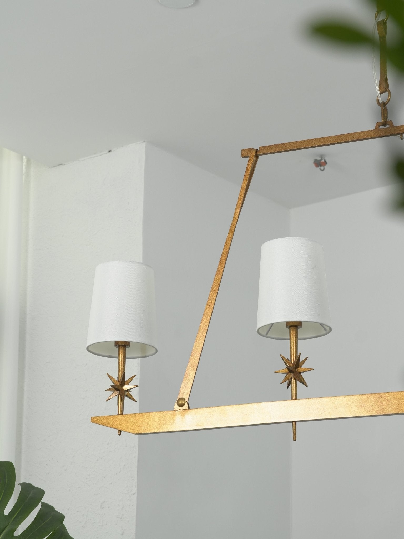 Lynve Brass Elegant Stellar Linear Chandelier-Neutral Decor